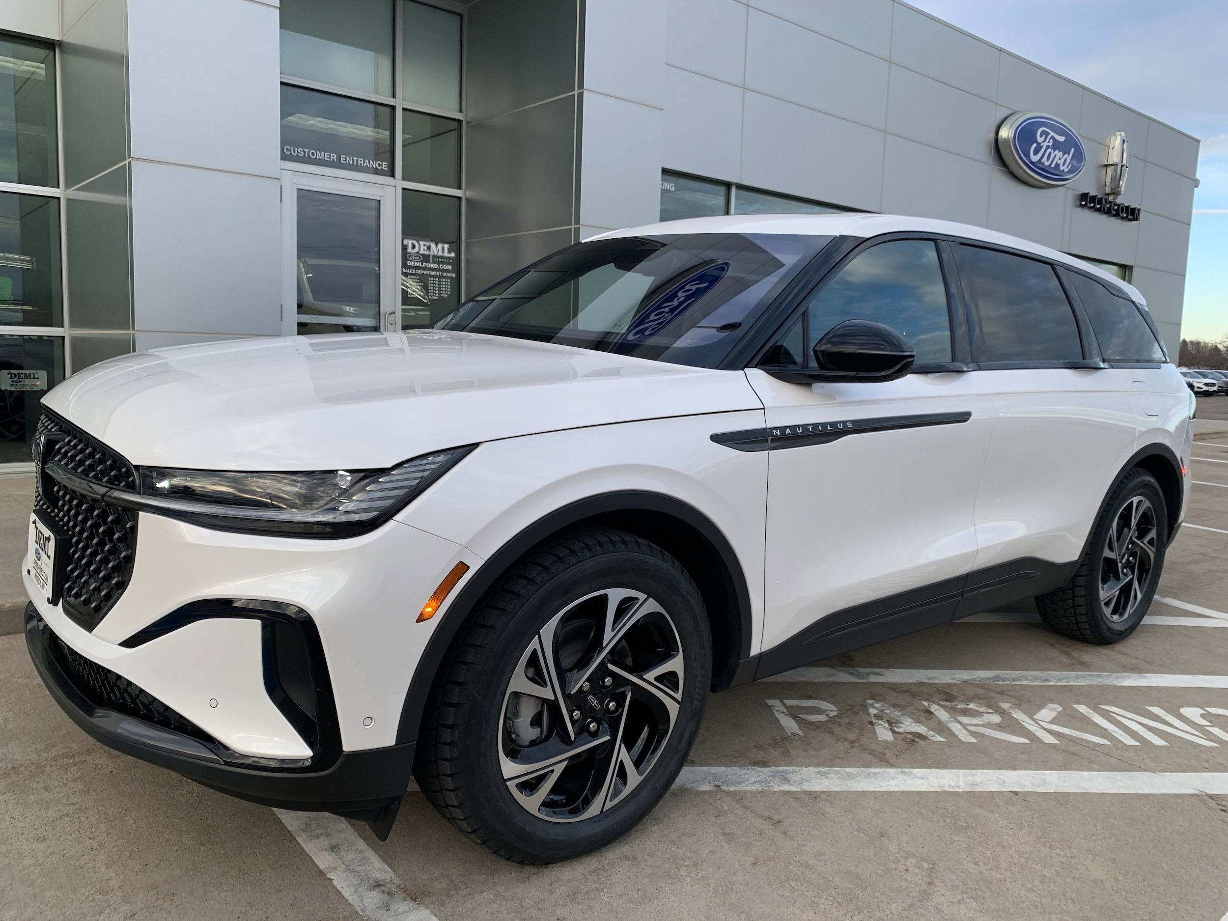 Used 2024 Lincoln Nautilus Premiere with VIN 5LMPJ8JA4RJ822723 for sale in Waseca, Minnesota