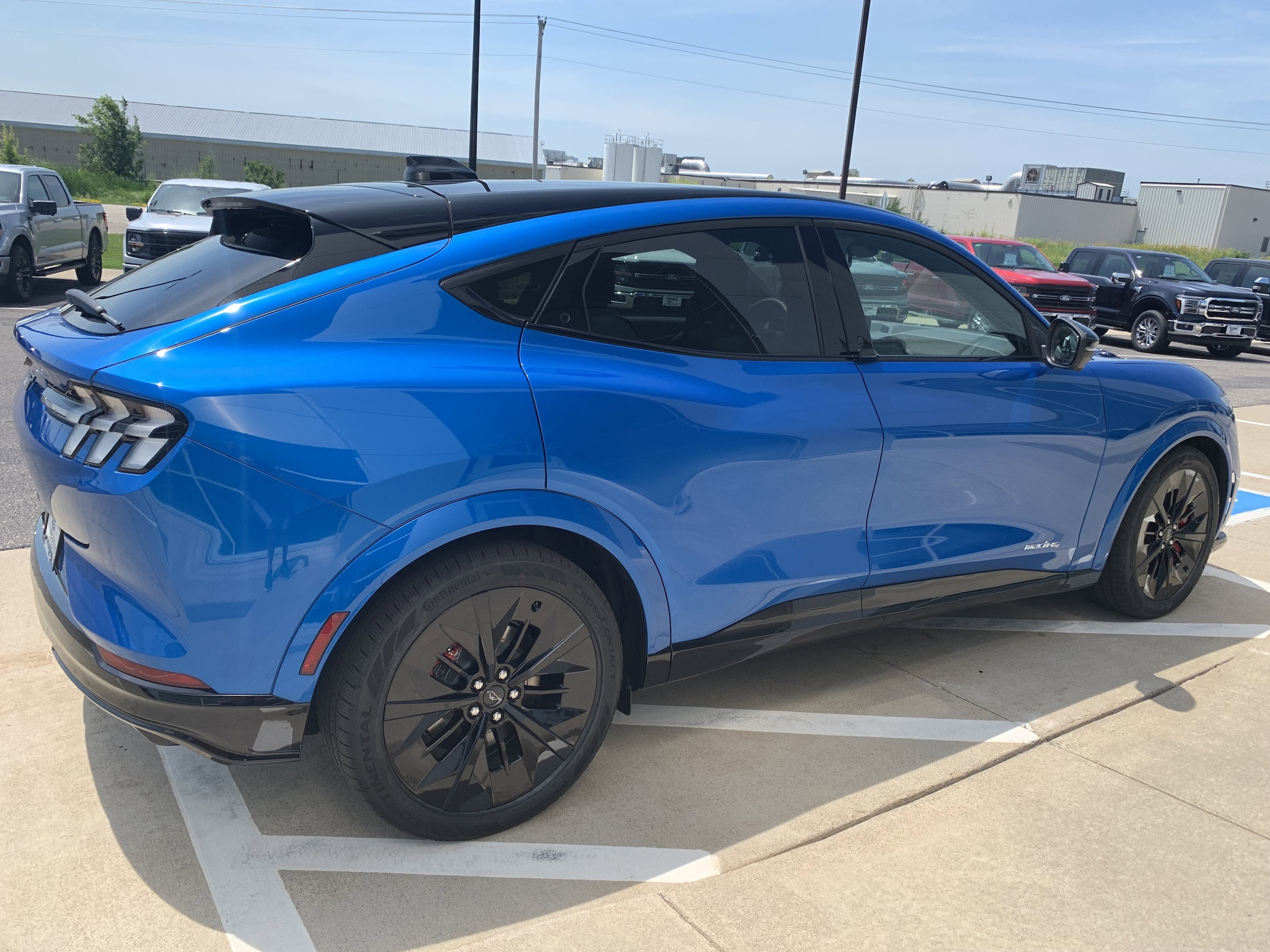 2025 Ford Mustang Mach-E GT AWD - Photo 8