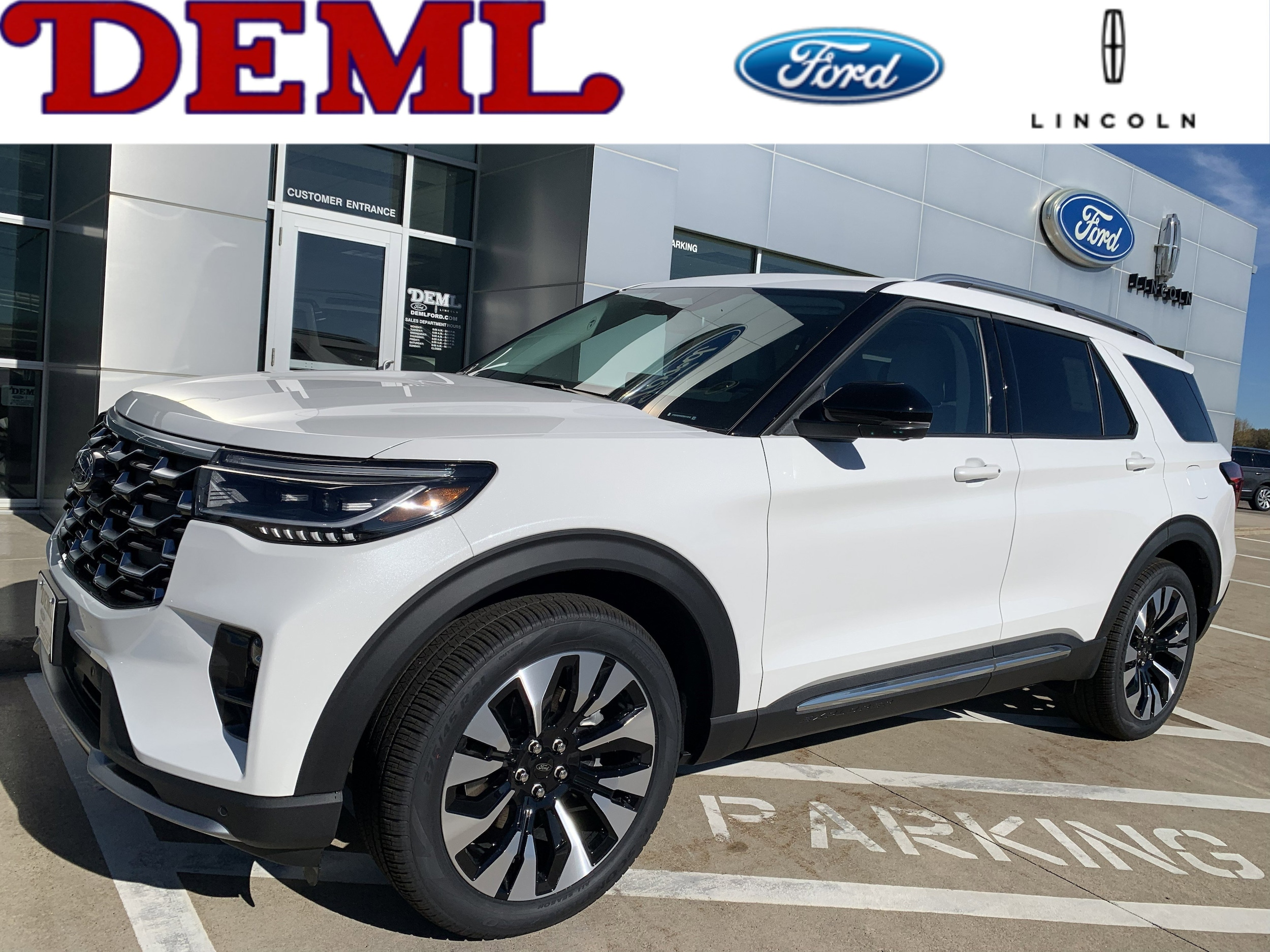 2026 Ford Explorer Platinum 4WD's photo