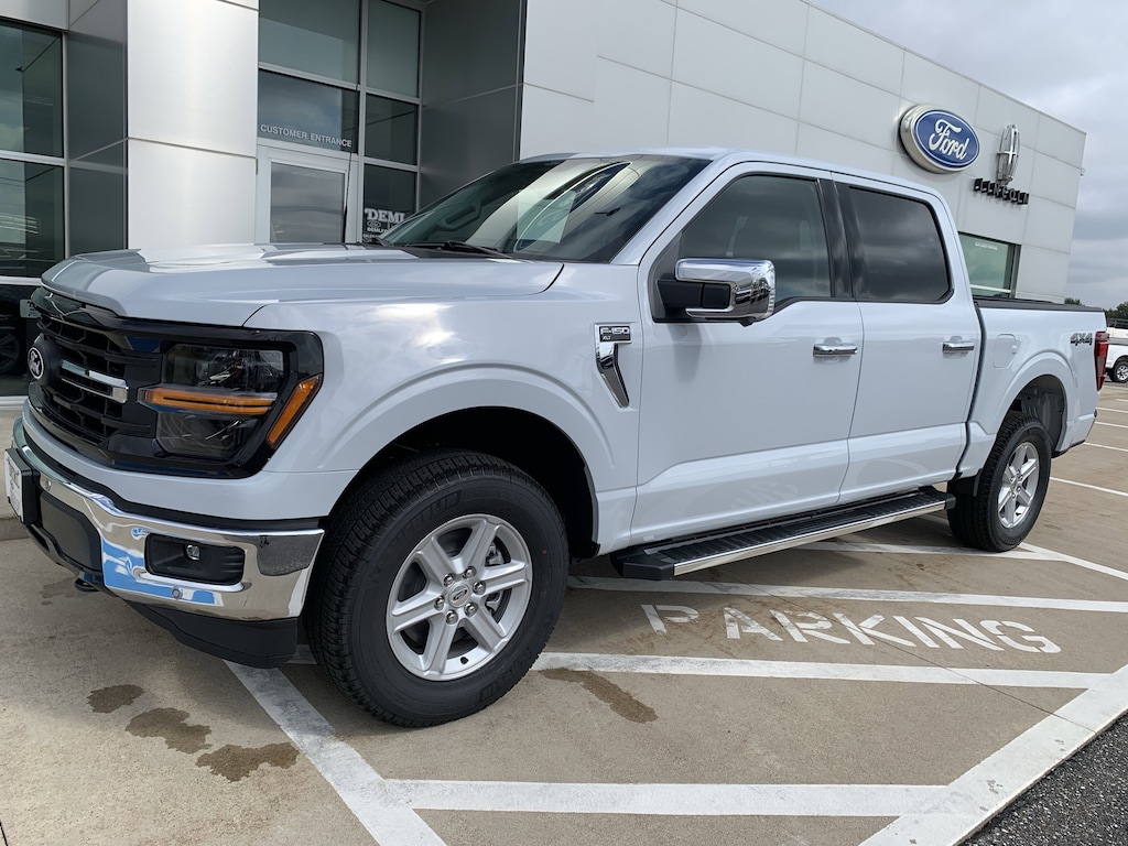 New 2025 Ford F-150 XLT SuperCrew 4x4 Truck