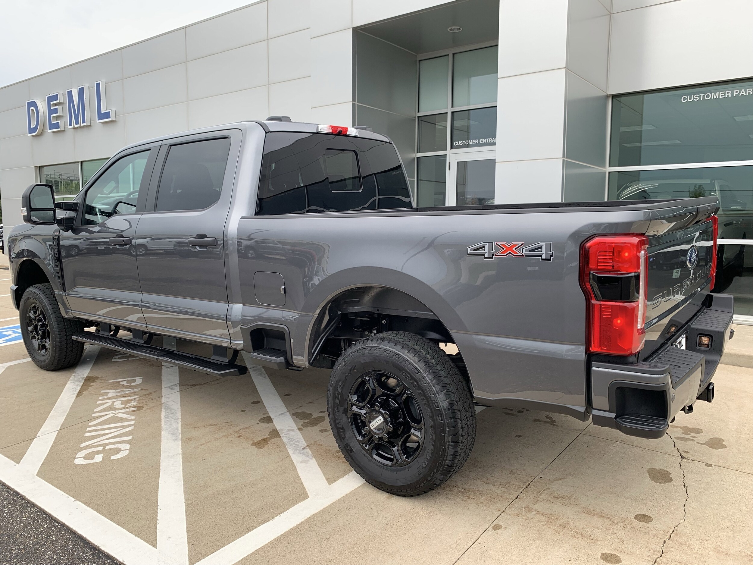 2026 Ford F-350 XL photo 2