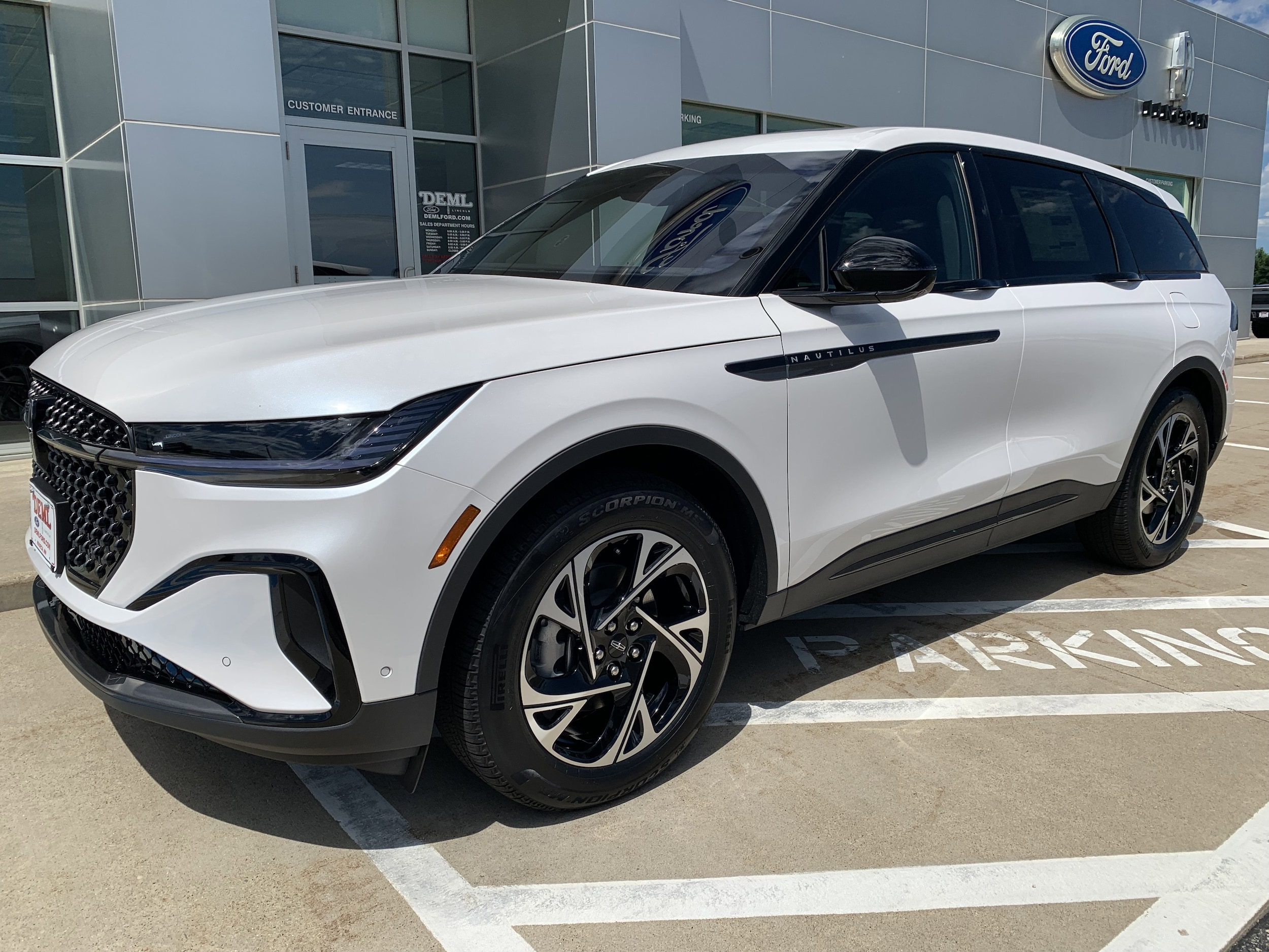 Used 2024 Lincoln Nautilus Premiere with VIN 5LMPJ8JA4RJ822723 for sale in Waseca, Minnesota