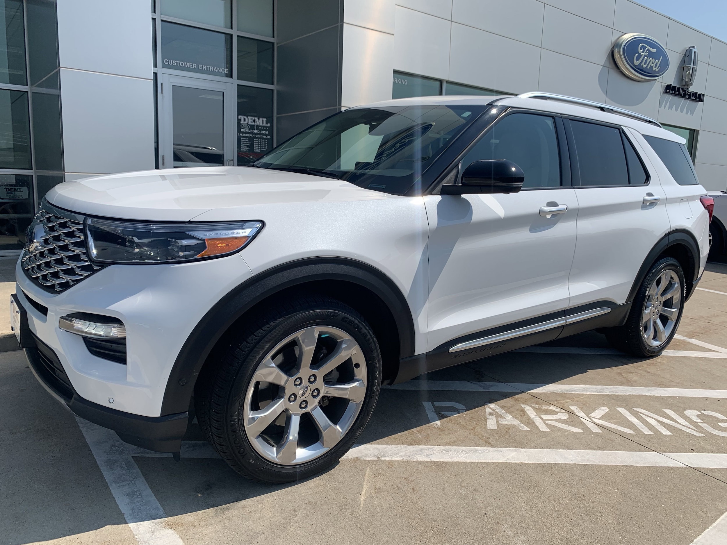 Used 2020 Ford Explorer Platinum with VIN 1FM5K8HCXLGC59423 for sale in Waseca, Minnesota