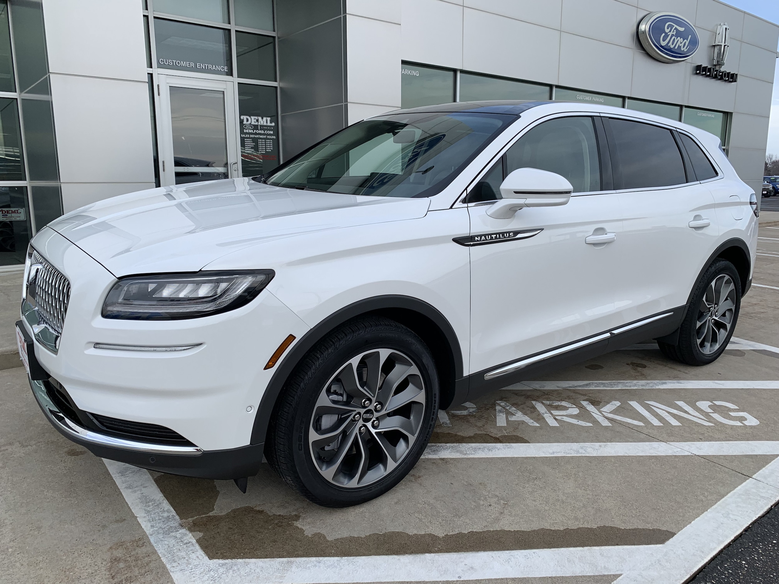 Used 2021 Lincoln Nautilus Reserve with VIN 2LMPJ8KP7MBL00353 for sale in Waseca, Minnesota
