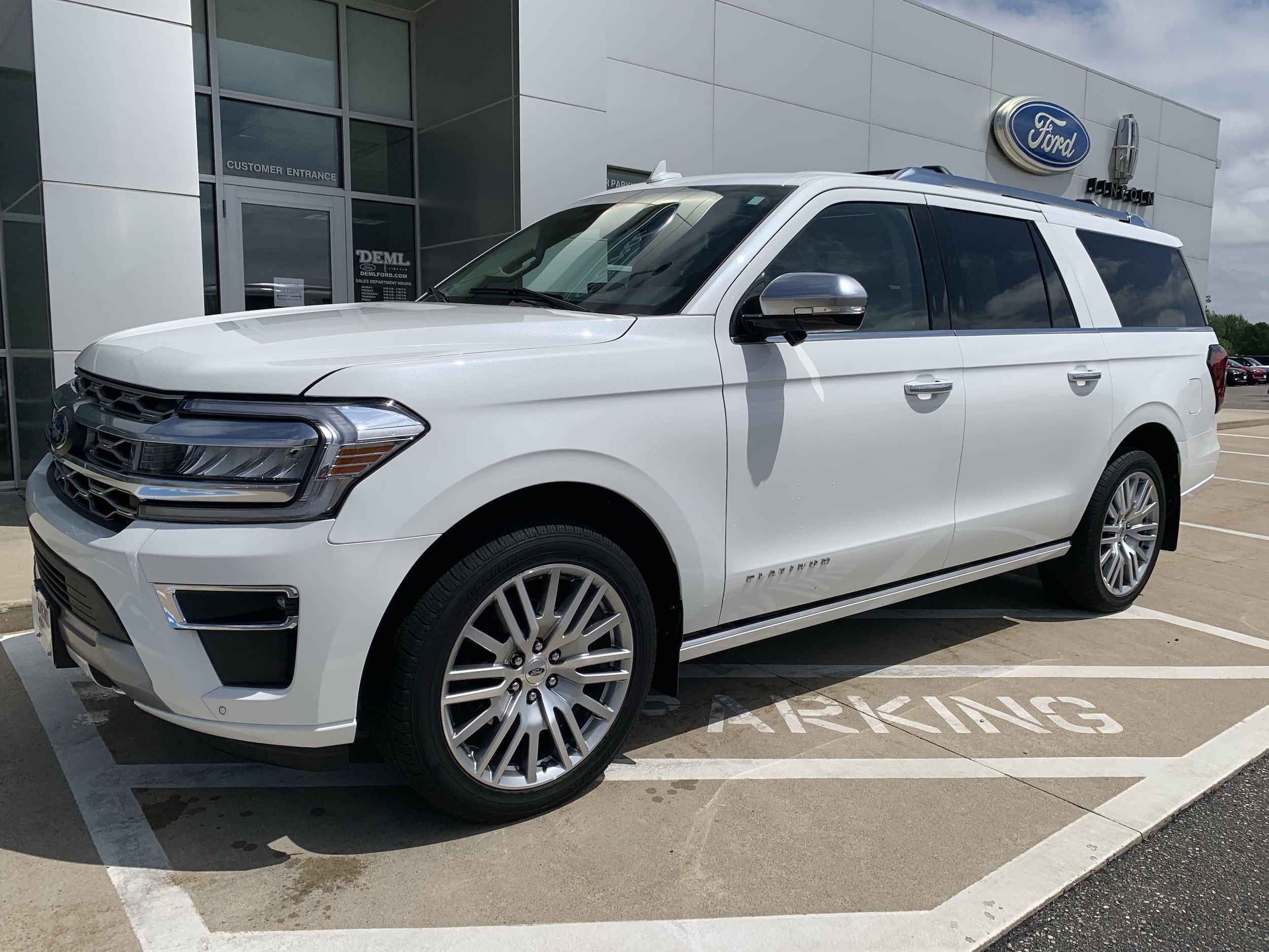 Used 2023 Ford Expedition Platinum with VIN 1FMJK1M83PEA18506 for sale in Waseca, Minnesota