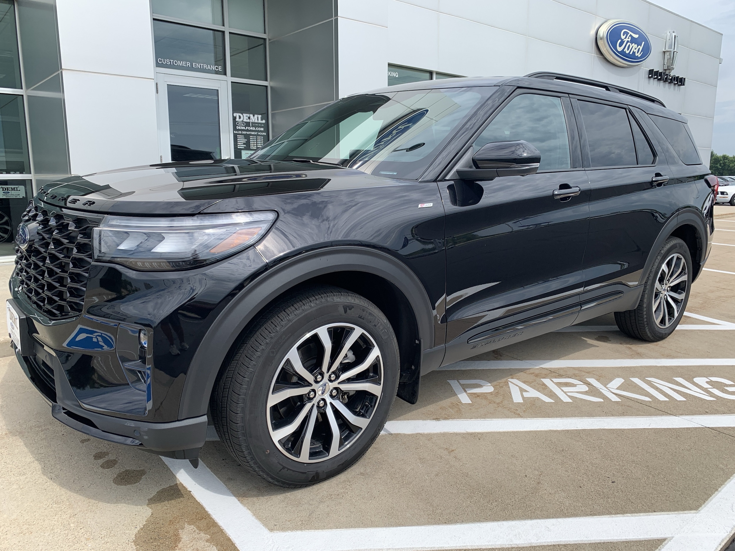 Used 2025 Ford Explorer ST-LINE with VIN 1FMUK8KH0SGB15877 for sale in Waseca, Minnesota