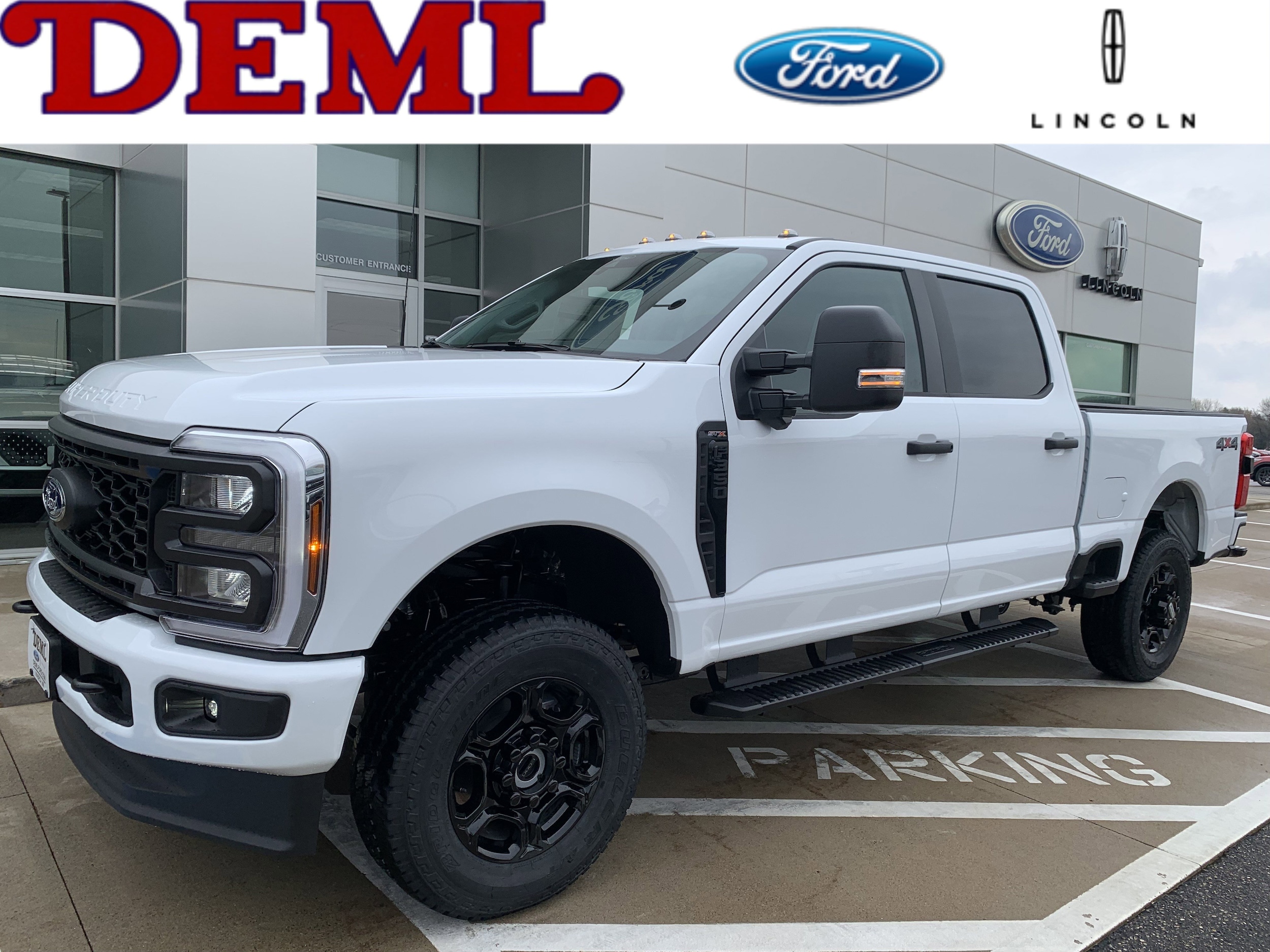 2026 Ford F-350 Super Duty XL's photo