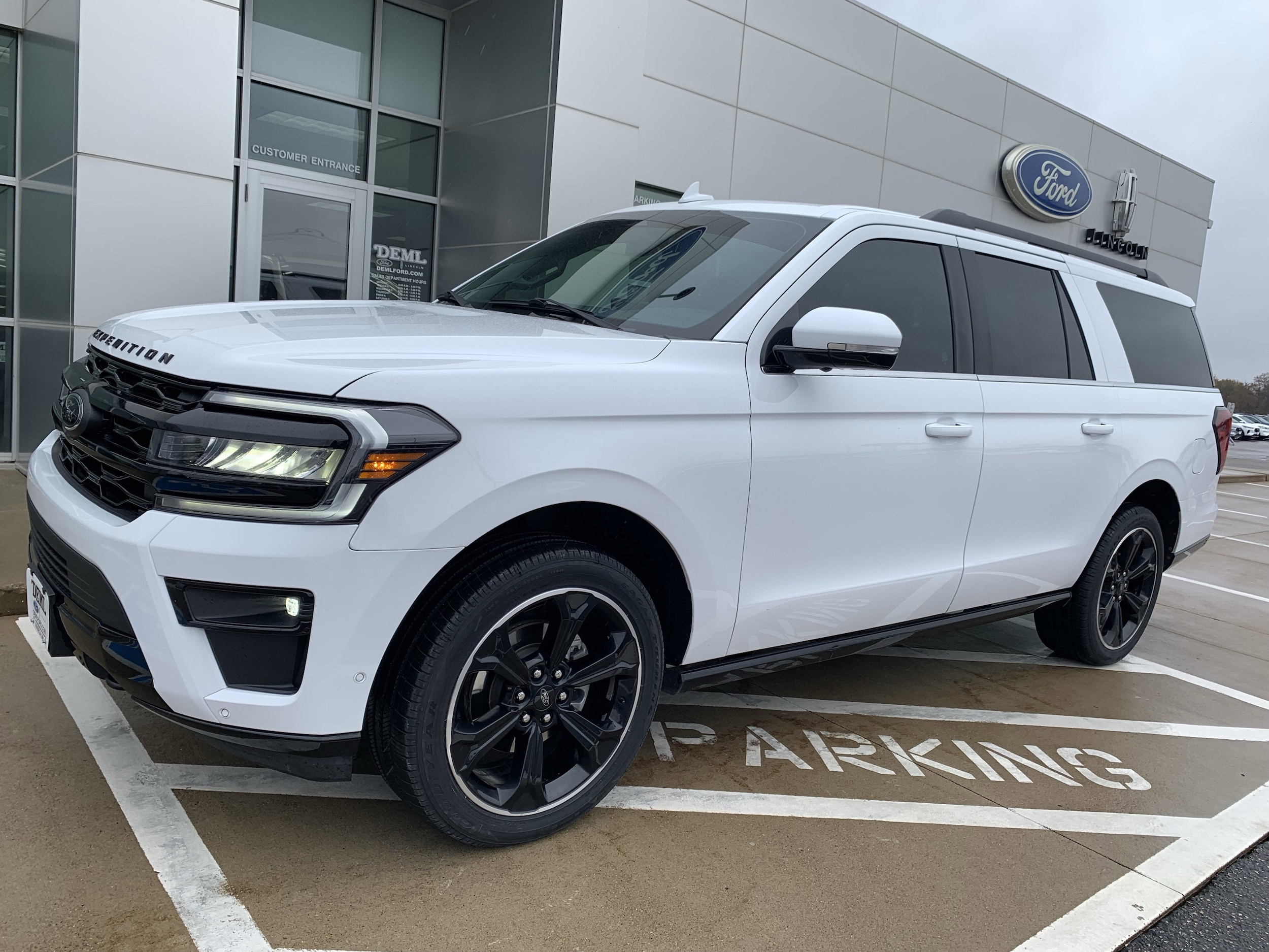 Used 2022 Ford Expedition Limited with VIN 1FMJK2AT3NEA18775 for sale in Waseca, Minnesota