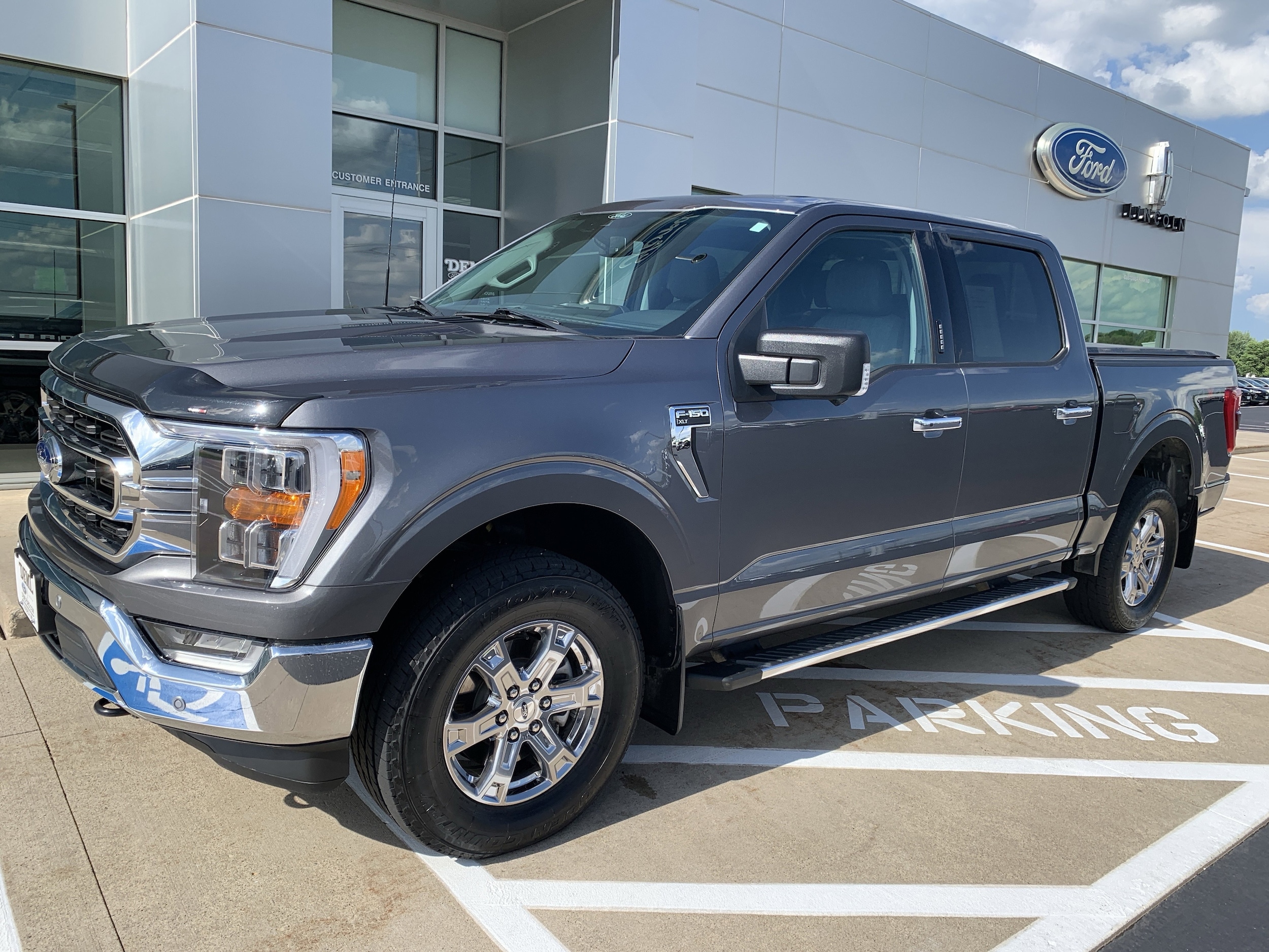 Used 2022 Ford F-150 XLT with VIN 1FTEW1EP3NFA15841 for sale in Waseca, Minnesota