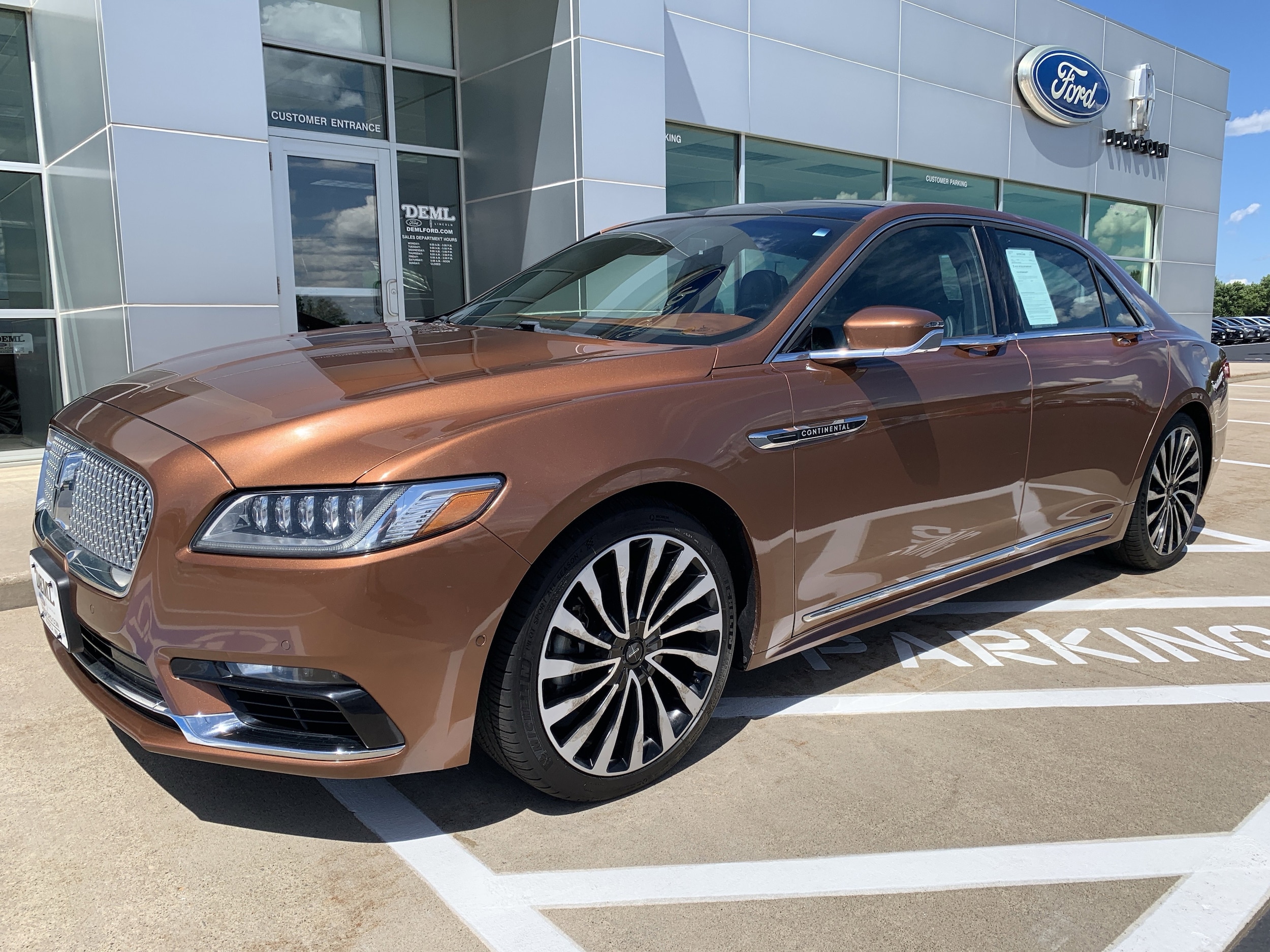 Used 2017 Lincoln Continental Black Label with VIN 1LN6L9BC3H5618999 for sale in Waseca, Minnesota