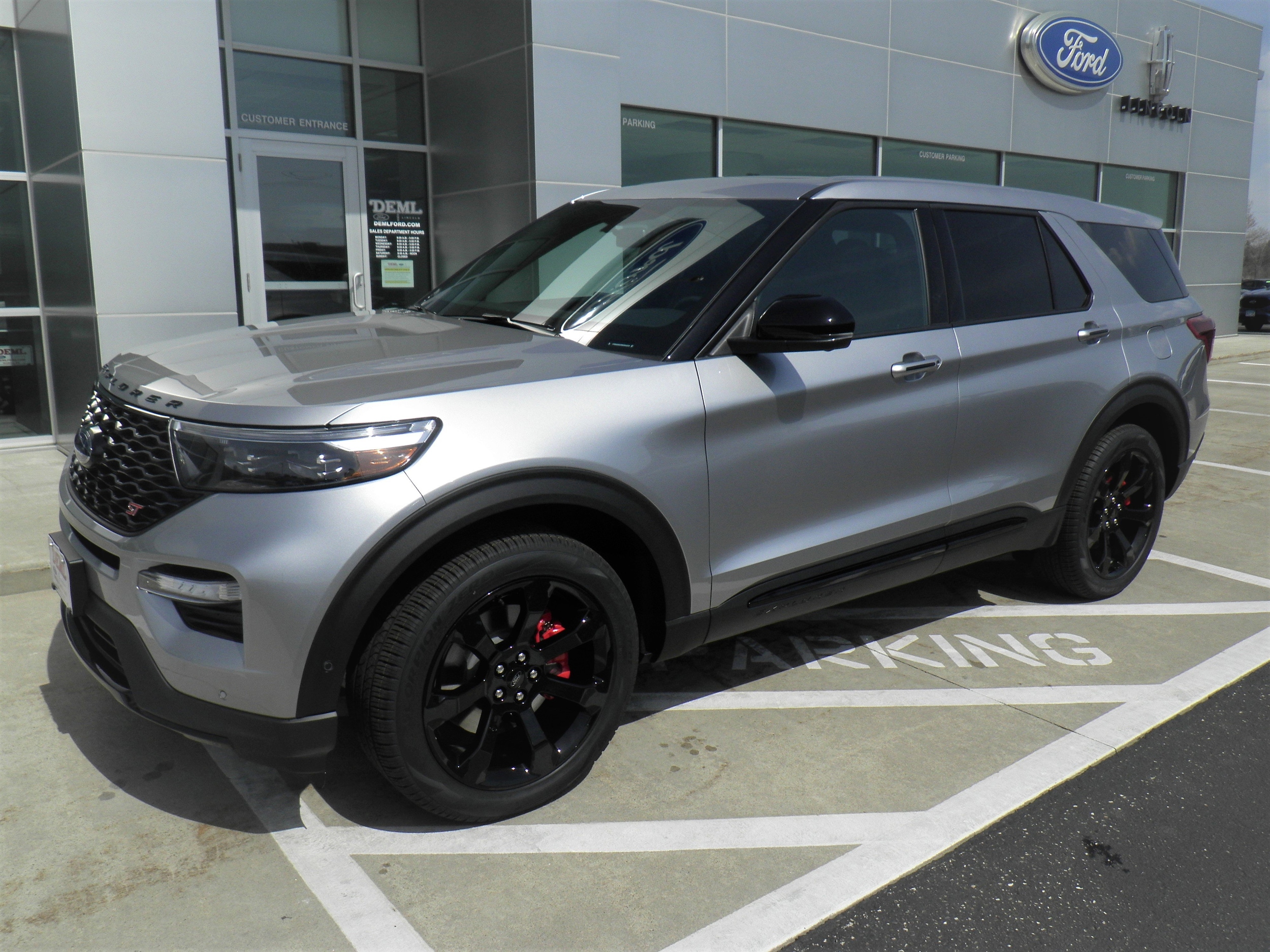 Used 2022 Ford Explorer ST with VIN 1FM5K8GC7NGC20096 for sale in Waseca, Minnesota