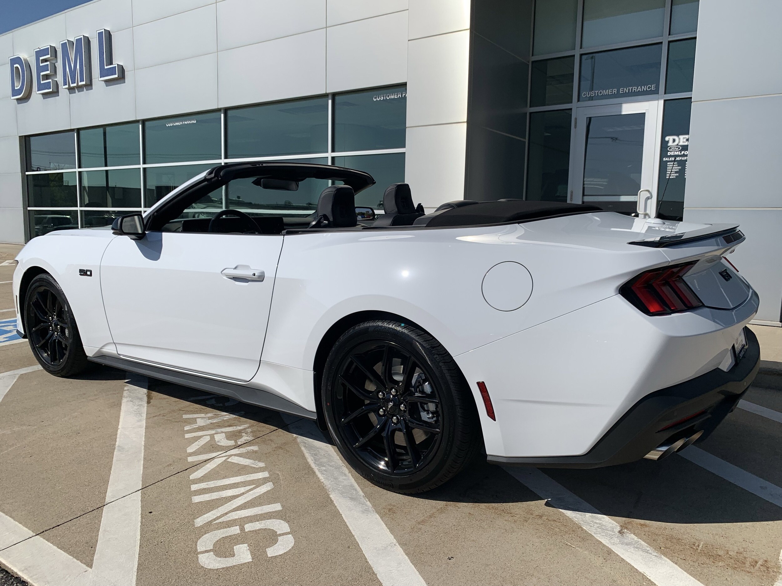 2025 Ford Mustang GT Premium Convertible photo 3