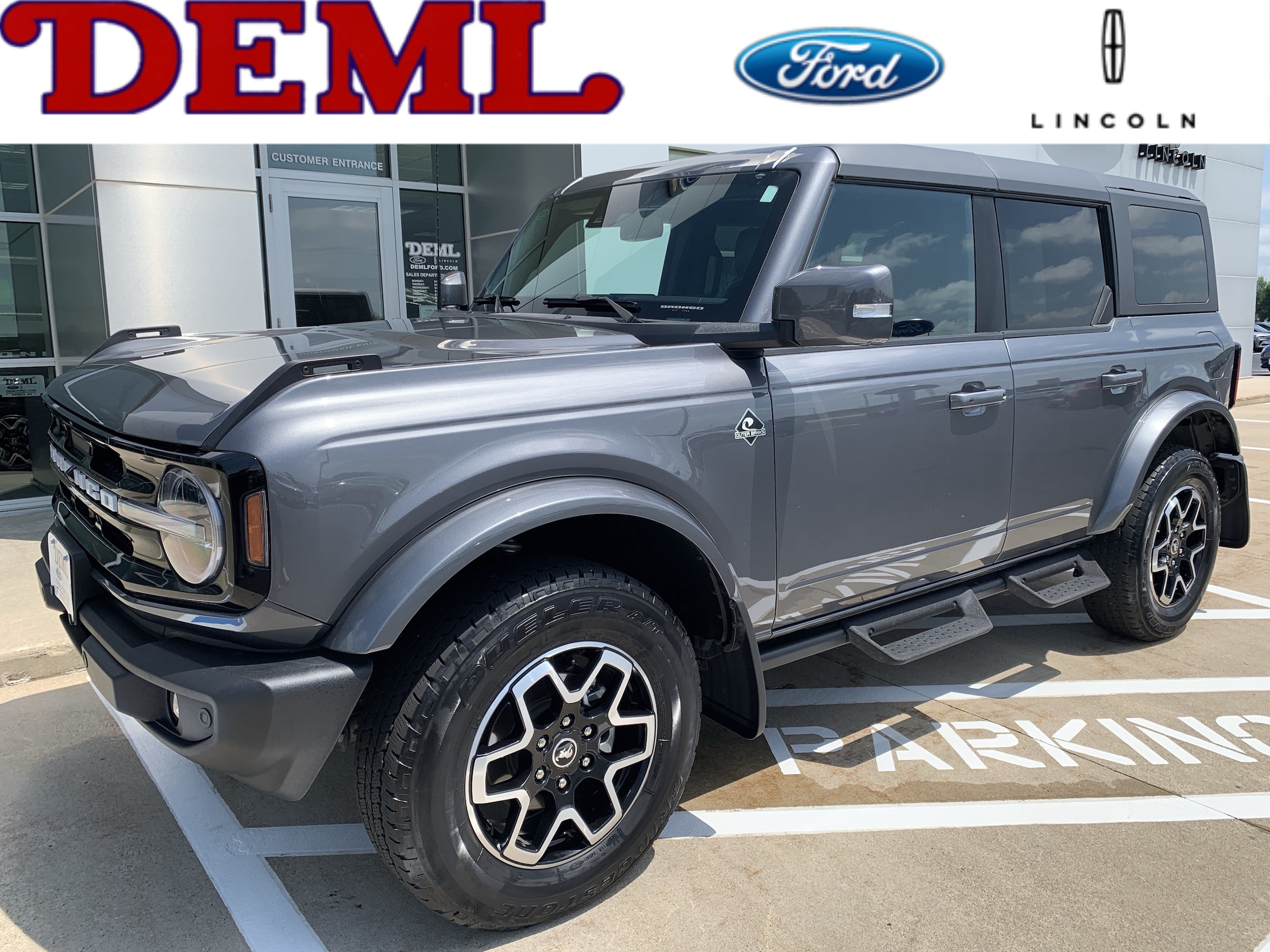 2024 Ford Bronco Outer Banks 4x4's photo