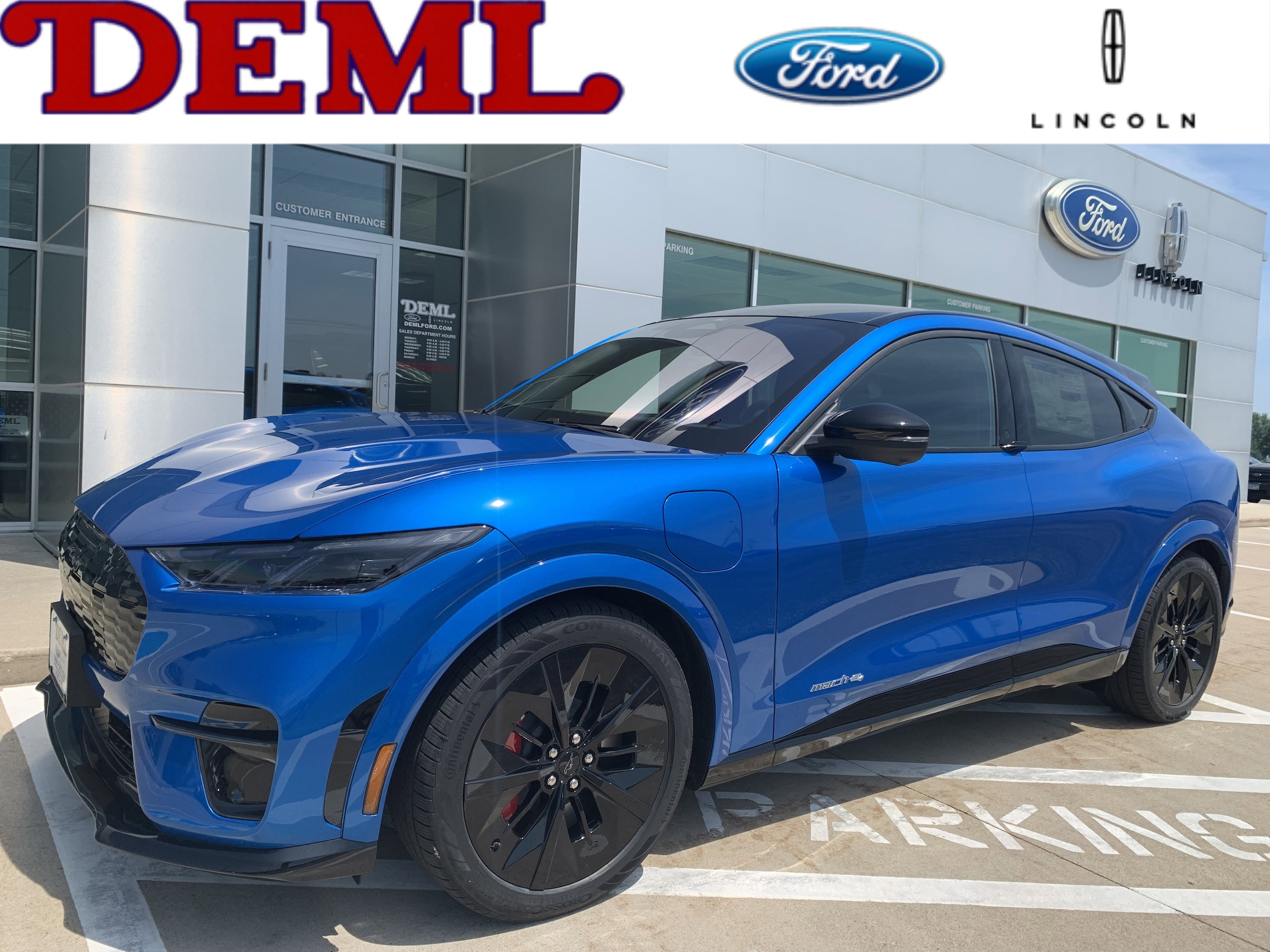 2025 Ford Mustang-Mach-e GT's photo