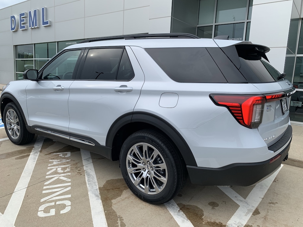 New 2025 Ford Explorer Active 4x4 SUV
