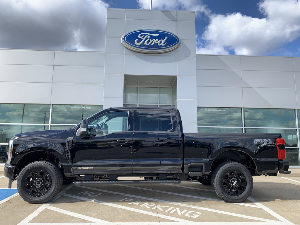 New 2026 Ford F-350 Lariat Crew Cab 4x4 Truck