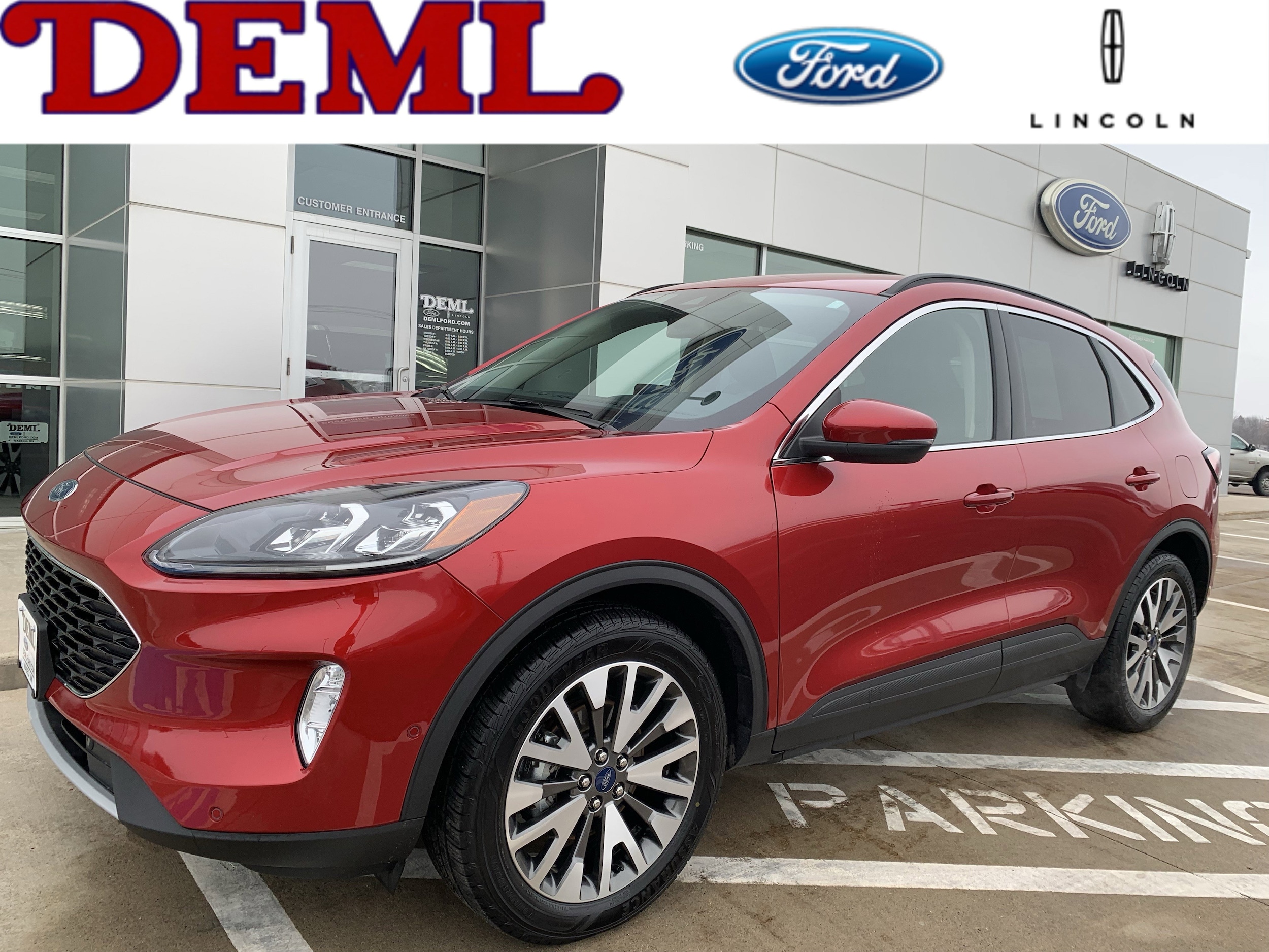 2020 Ford Escape Titanium's photo