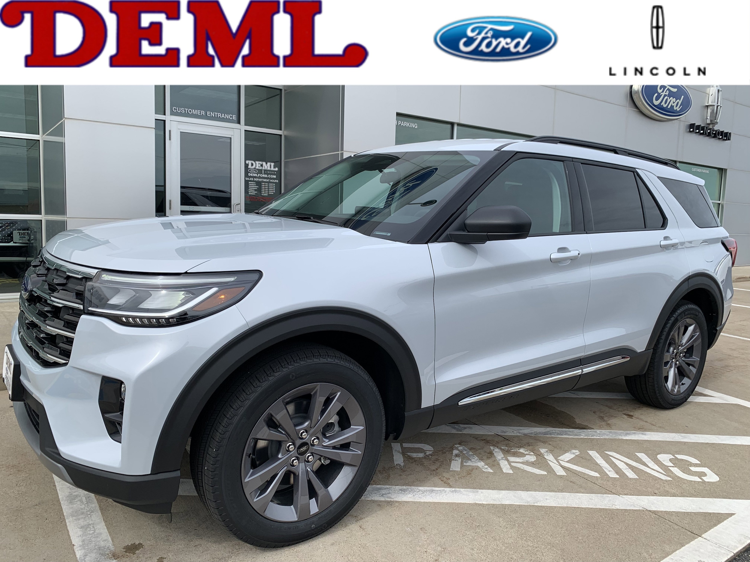 2026 Ford Explorer Active's photo
