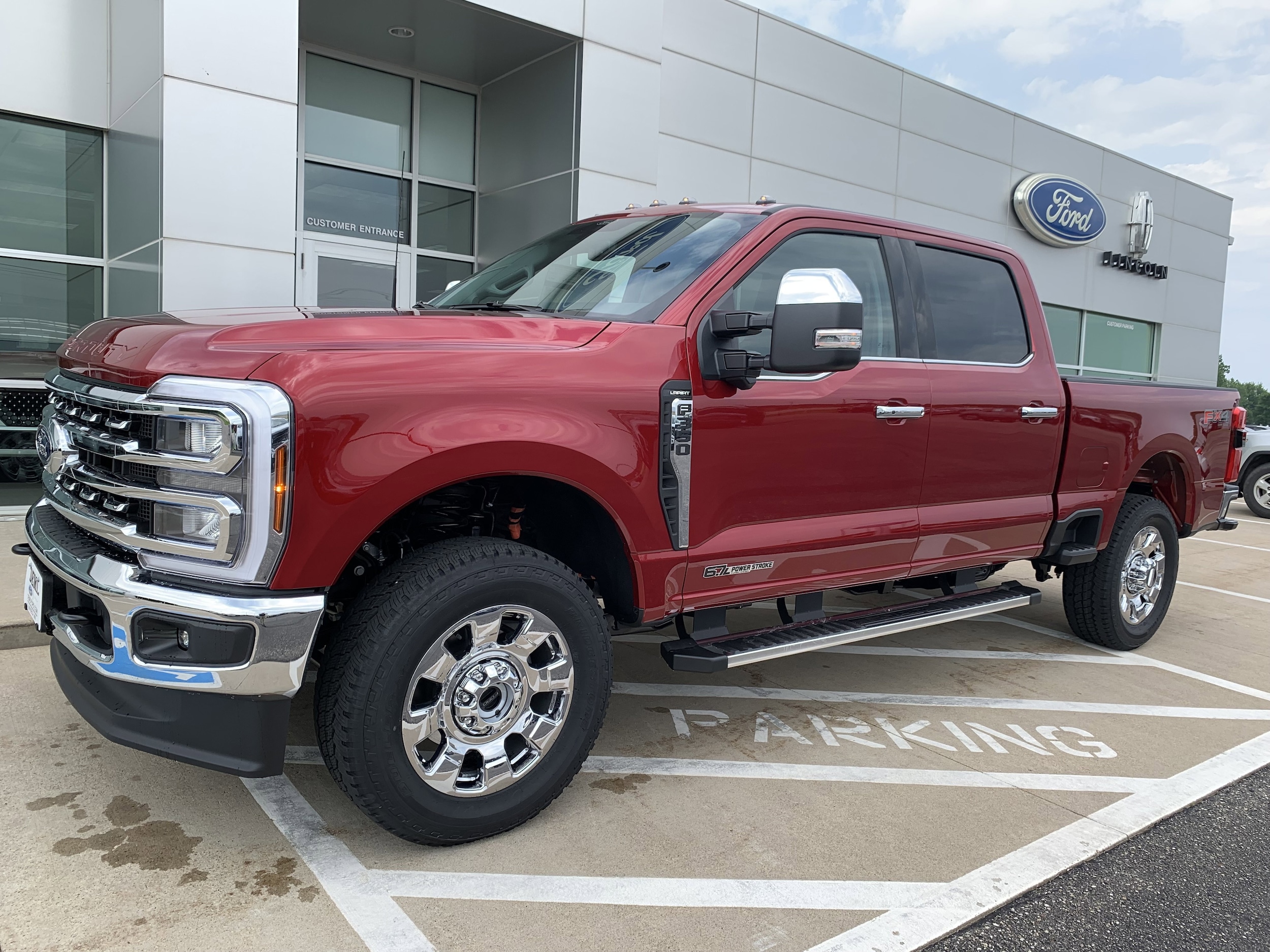 2026 Ford F-350 Super Duty Lariat - Photo 2