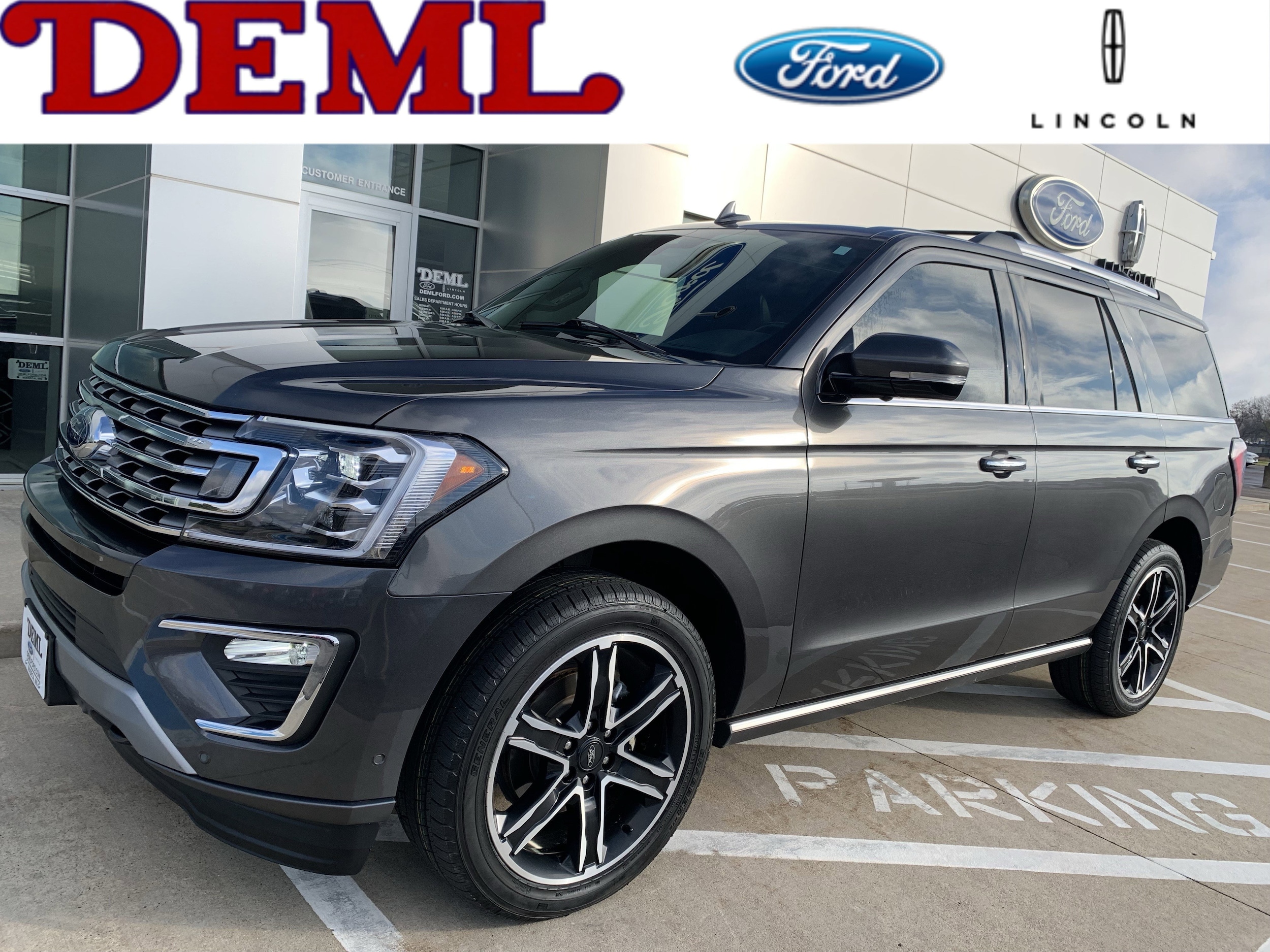 2021 Ford Expedition Limited's photo