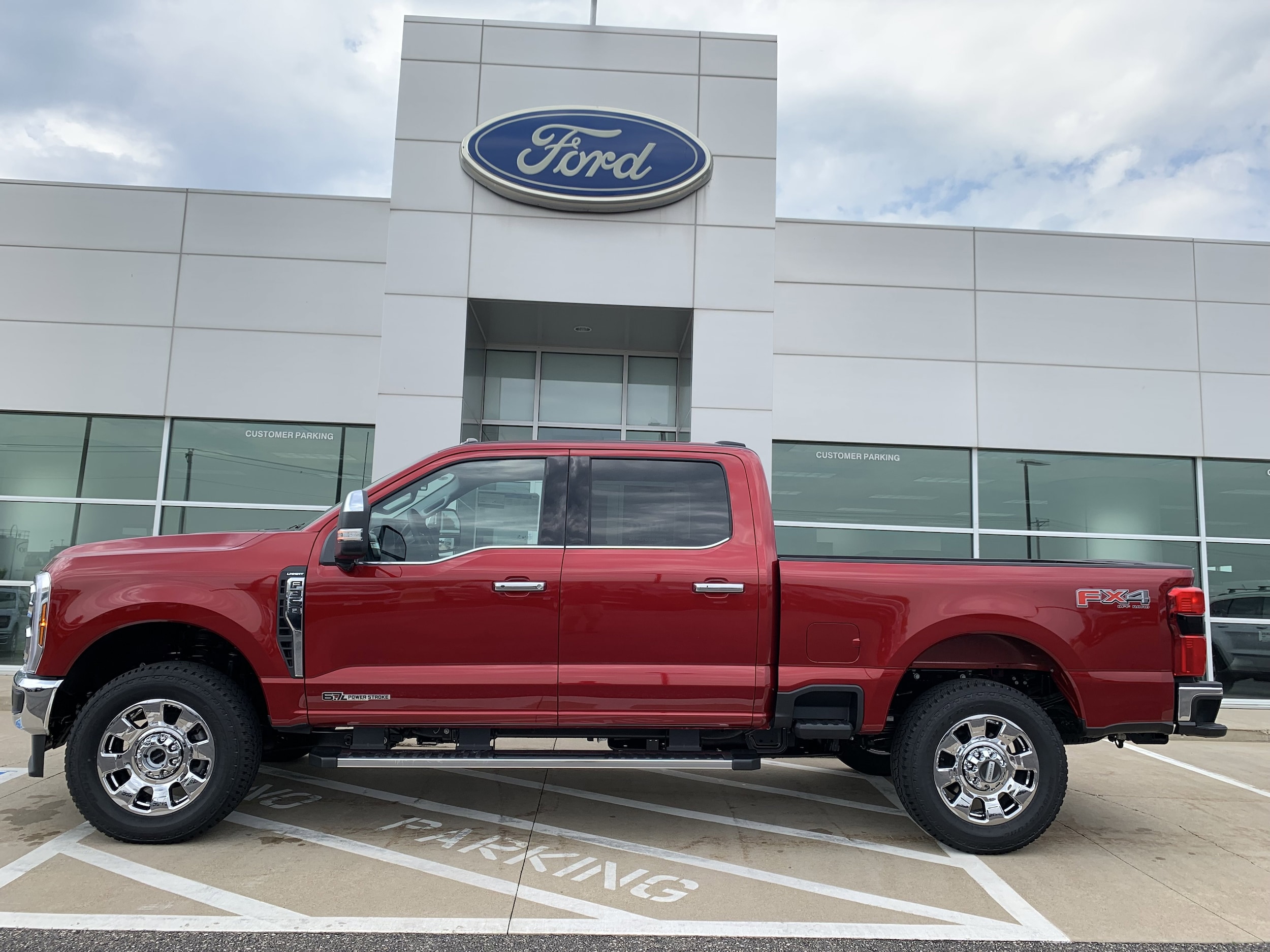 2026 Ford F-350 Super Duty Lariat - Photo 4