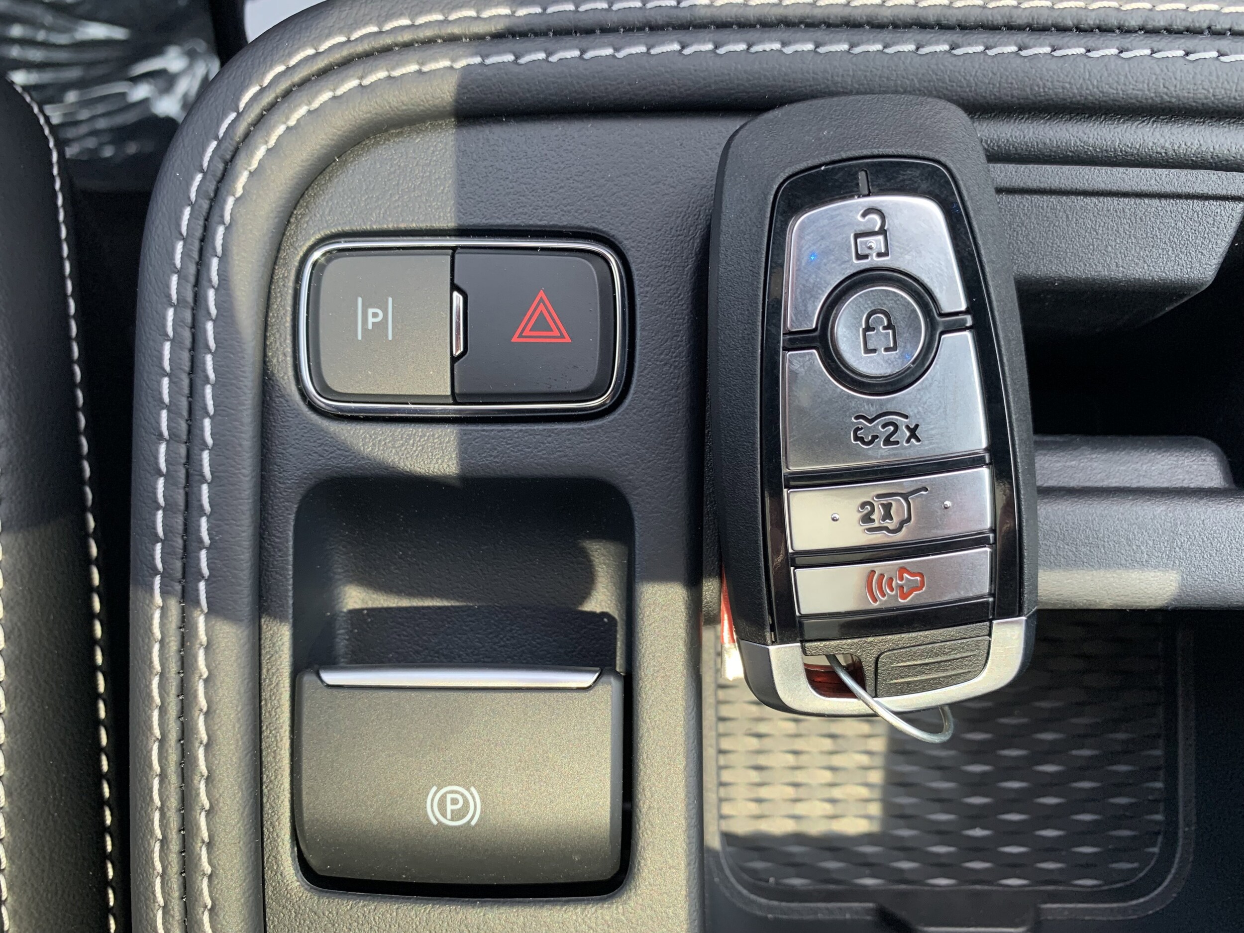 2025 Ford Mustang Mach-E GT AWD - Photo 38