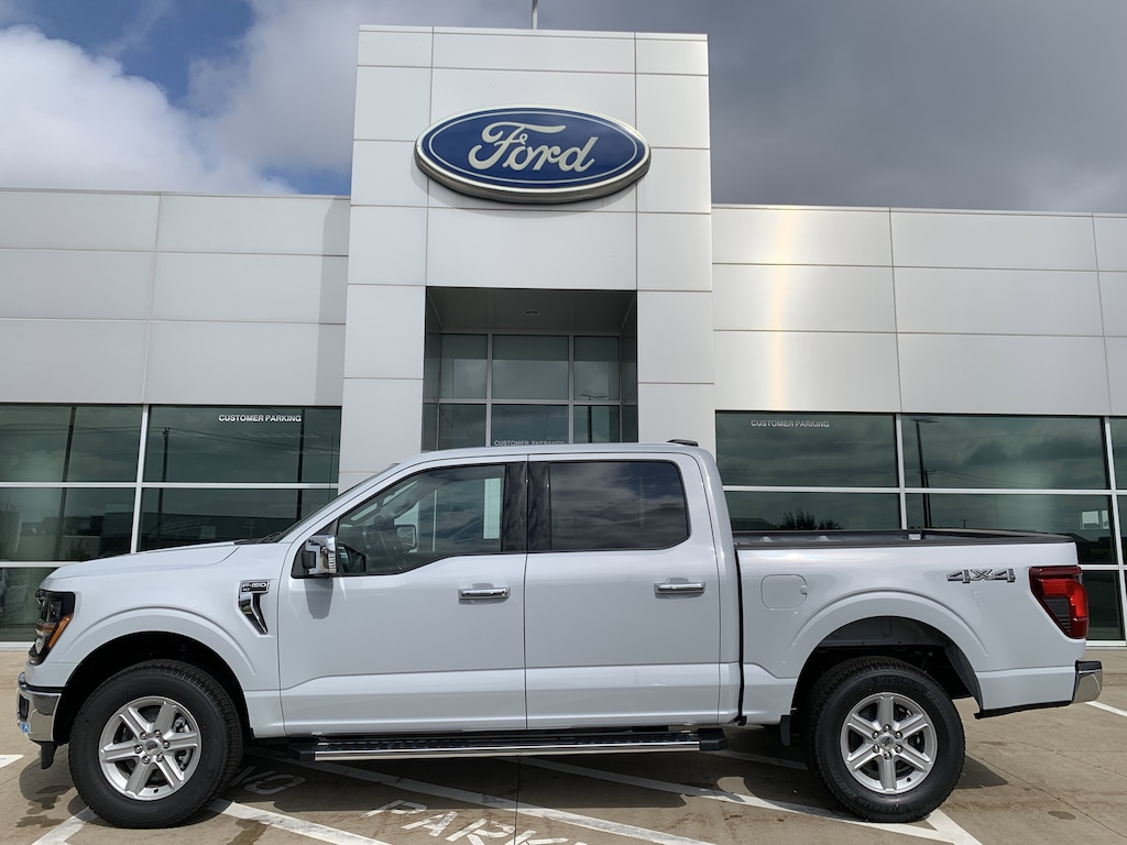New 2025 Ford F-150 XLT SuperCrew 4x4 Truck