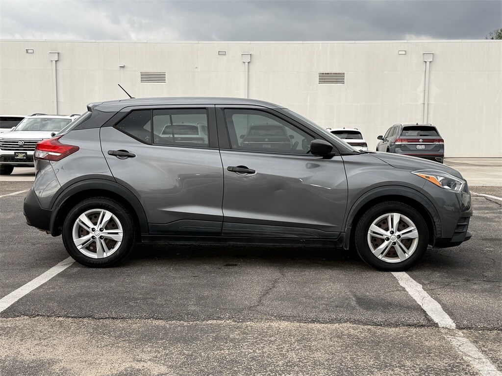 2020 Nissan Kicks S photo 4