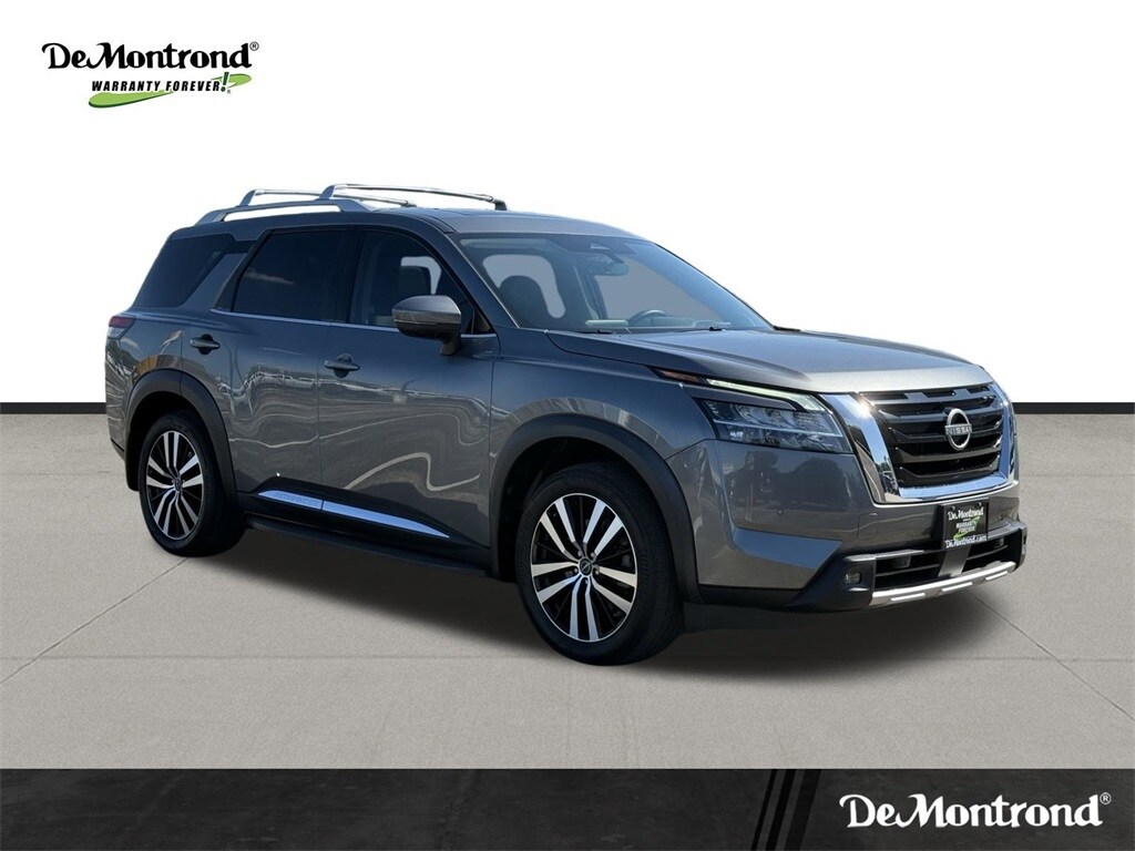 2023 Nissan Pathfinder Platinum photo 3