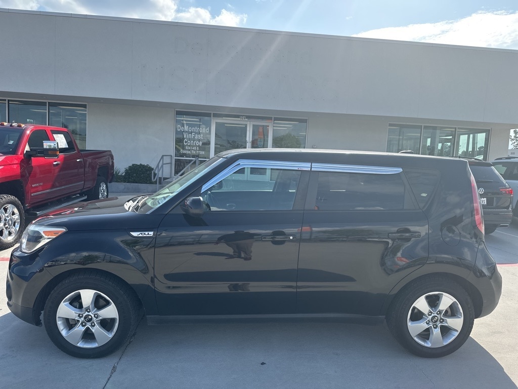 Used 2018 Kia Soul Base with VIN KNDJN2A20J7514411 for sale in Conroe, TX