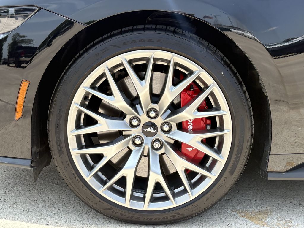 2025 Ford Mustang GT Premium - Photo 9