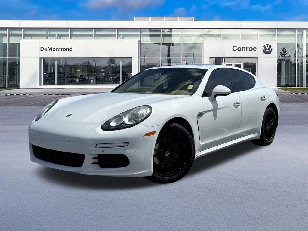 2014 Porsche Panamera S's photo