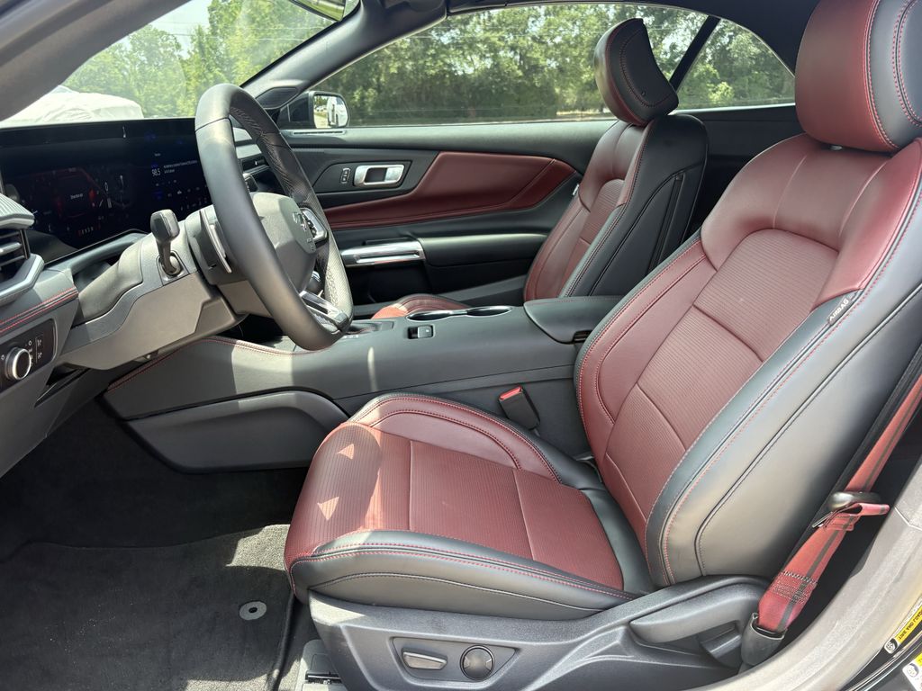 2025 Ford Mustang GT Premium - Photo 12