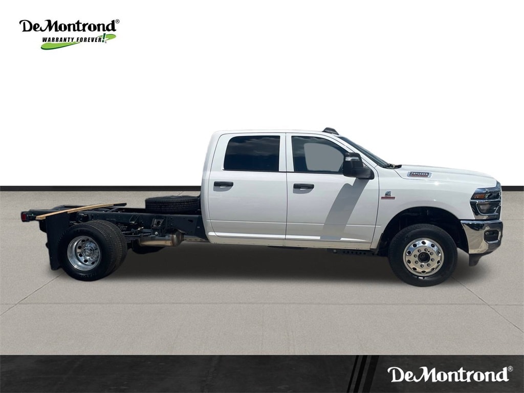 2026 Ram 3500 Tradesman photo 4