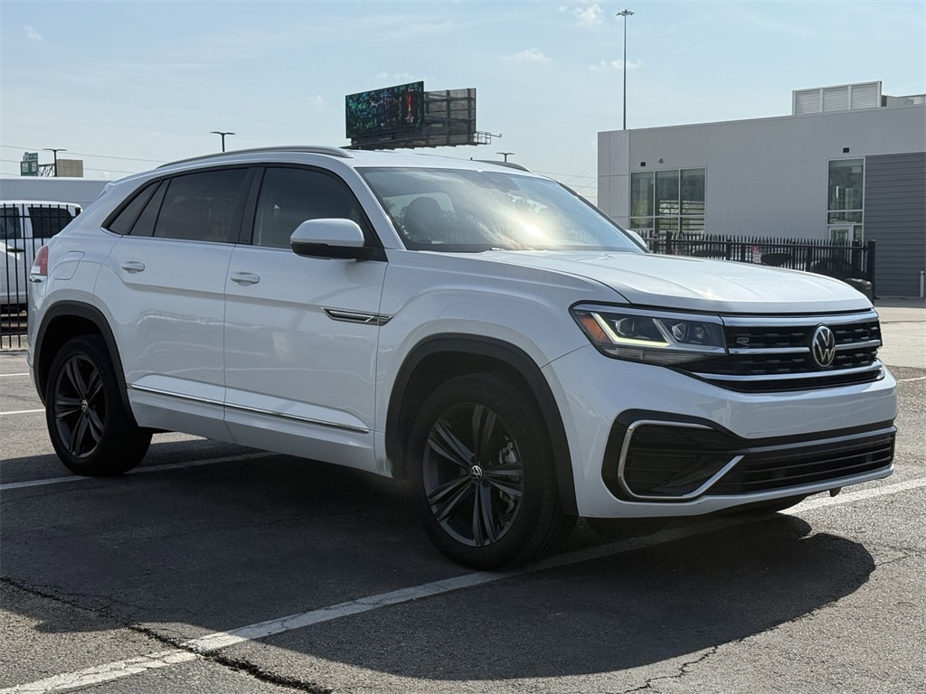 Used 2021 Volkswagen Atlas Cross Sport 3.6L V6 SE w/Technology R-Line SUV