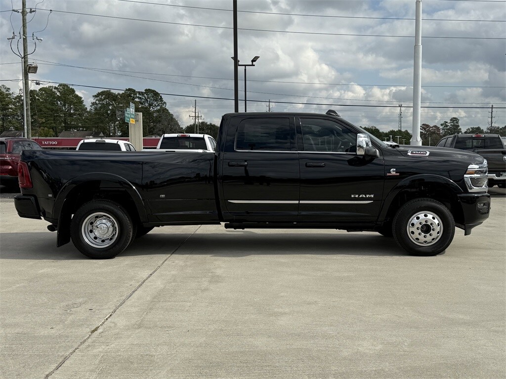 2026 Ram 3500 Limited photo 4