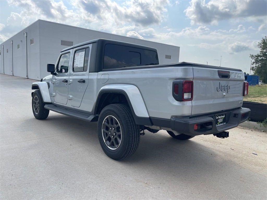 Used 2022 Jeep Gladiator Overland with VIN 1C6HJTFG6NL144591 for sale in Conroe, TX