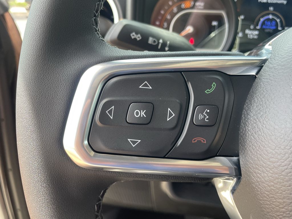 2025 Jeep Wrangler 4-Door Sahara - Photo 16
