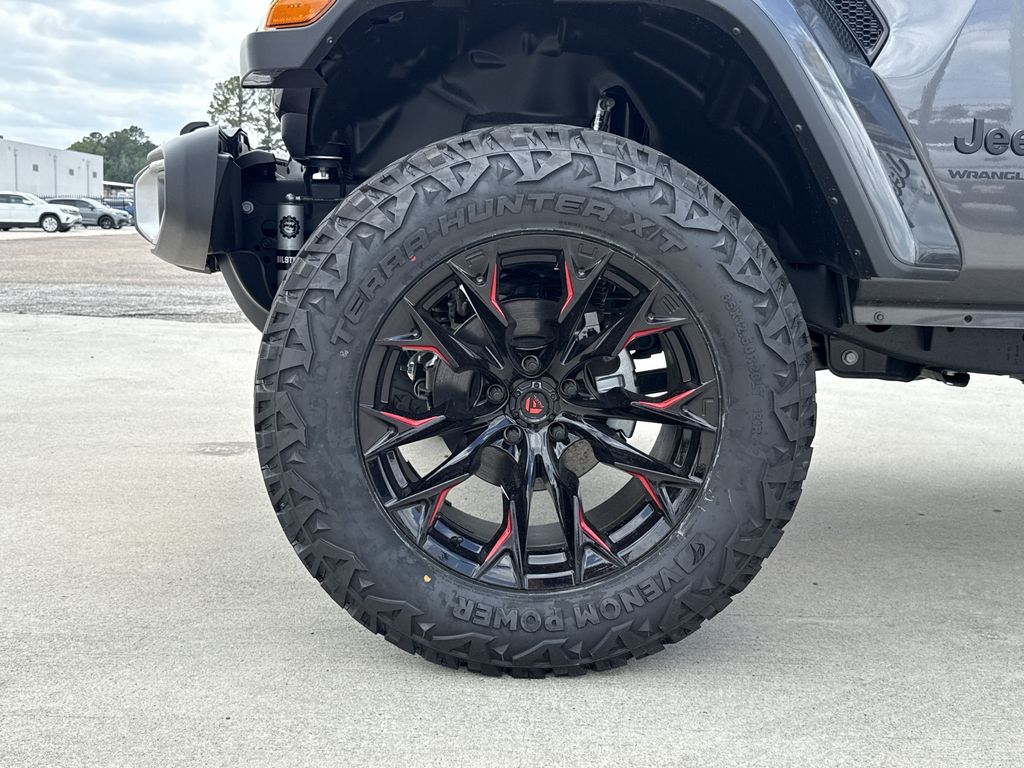 2025 Jeep Wrangler 4-Door Sahara - Photo 9