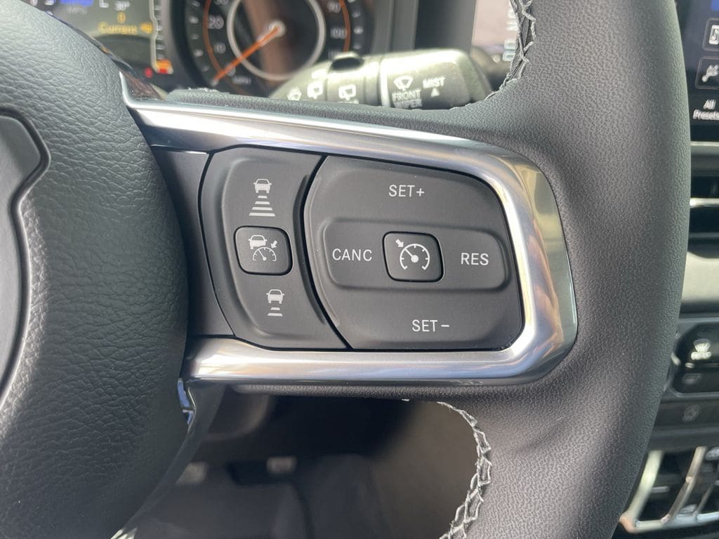 2025 Jeep Wrangler 4-Door Sahara - Photo 15