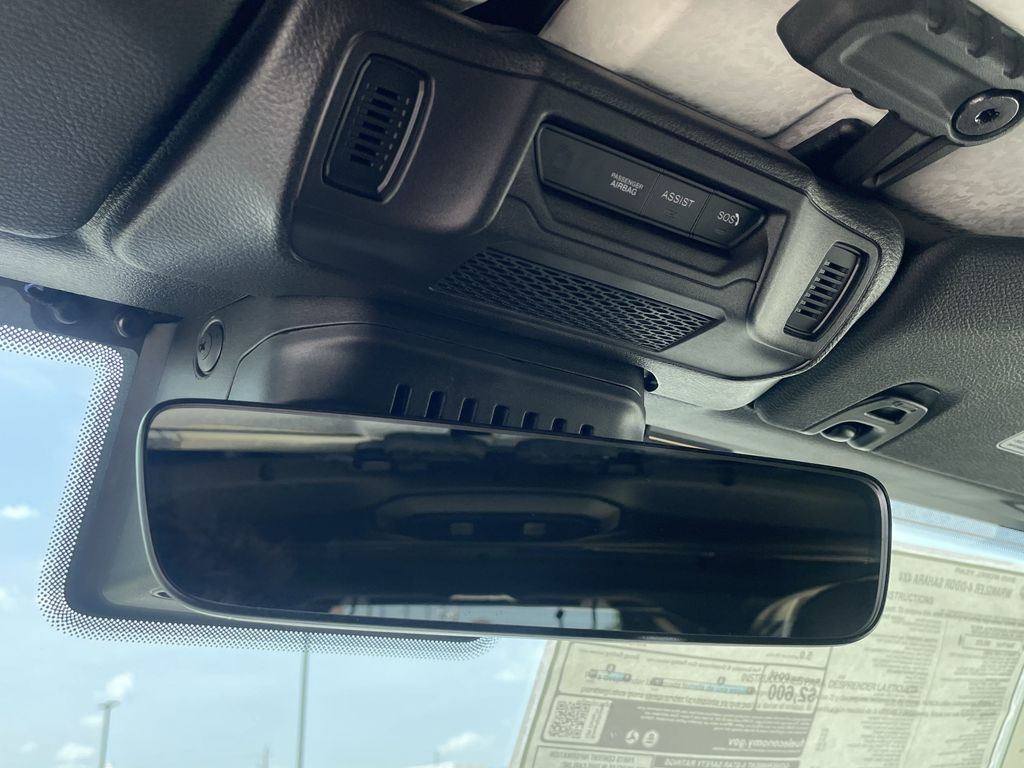 2025 Jeep Wrangler 4-Door Sahara - Photo 23