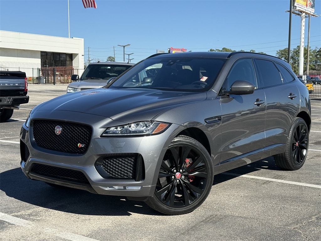 2018 Jaguar F-PACE S's photo