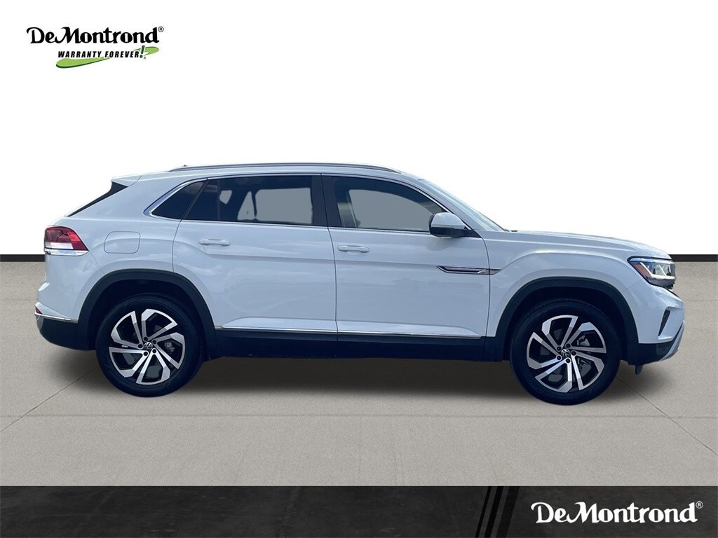 2022 Volkswagen Atlas Cross Sport SEL photo 3