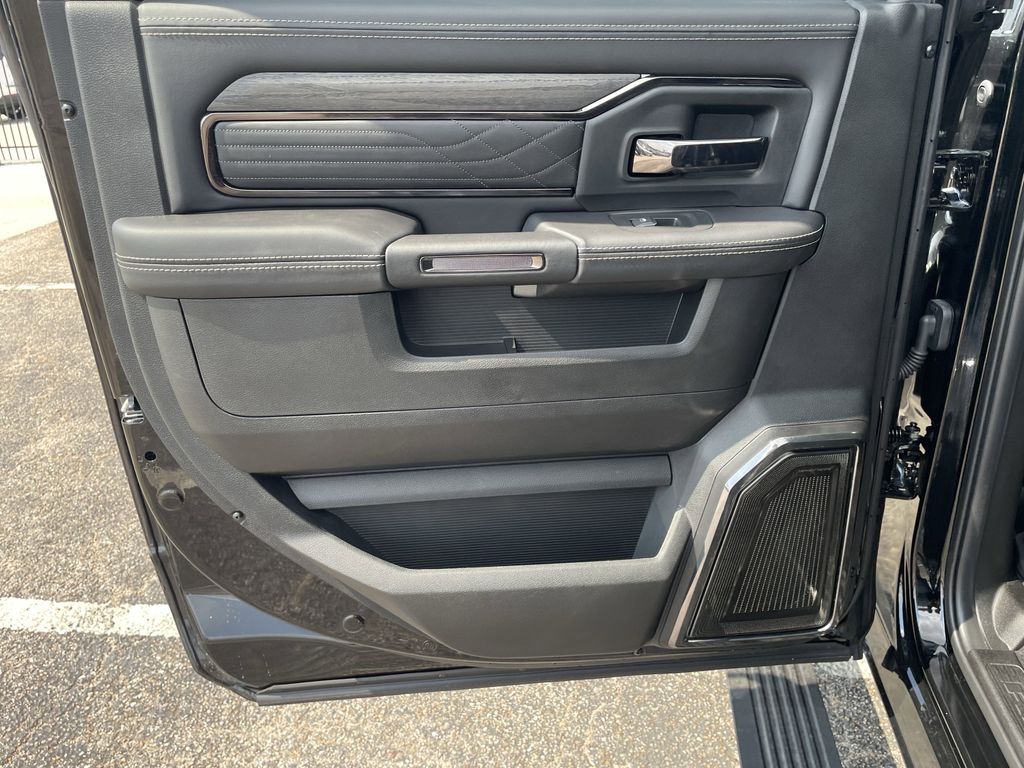 2025 RAM 2500 Limited - Photo 23