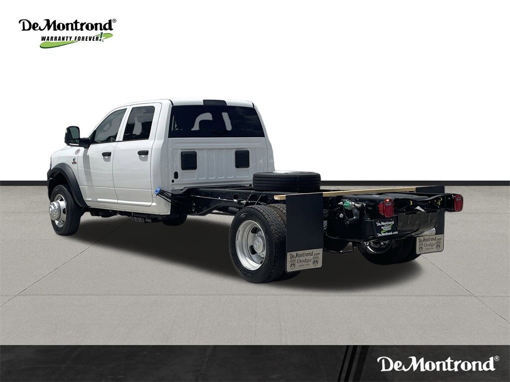 2025 Ram 5500 Tradesman photo 2