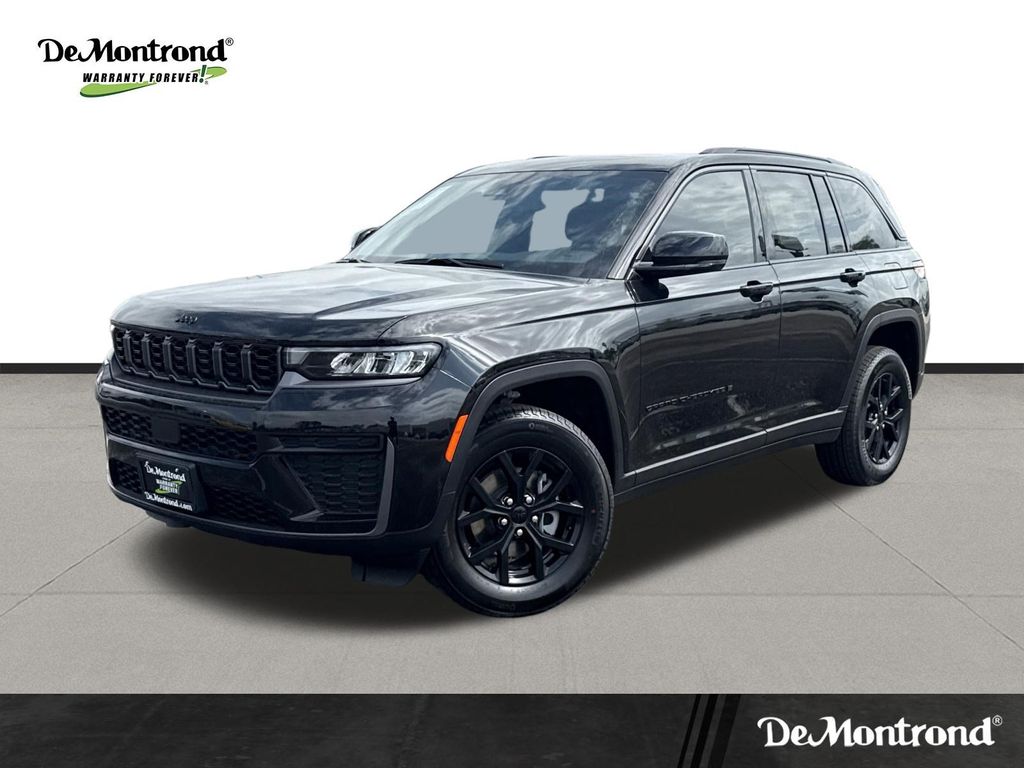 New 2026 Jeep Grand Cherokee LAREDO ALTITUDE 4X4