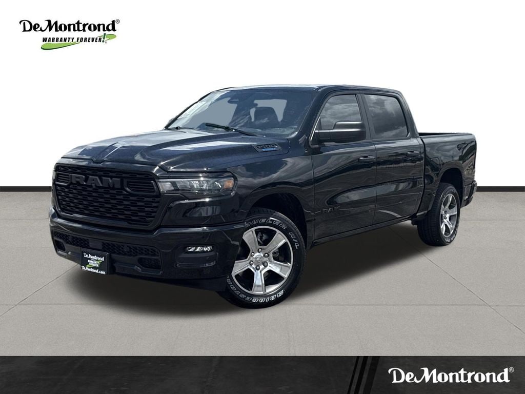 New 2026 Ram 1500 EXPRESS CREW CAB 4X2 5'7 BOX