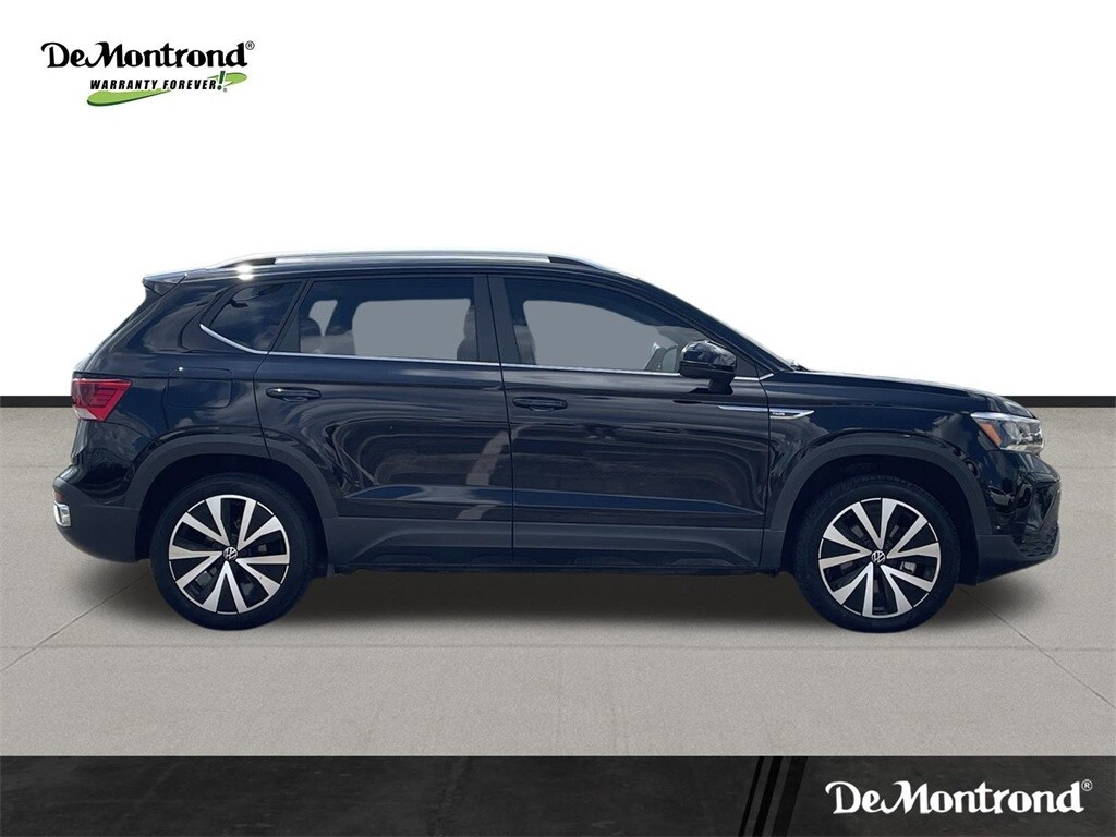 2023 Volkswagen Taos SE photo 4