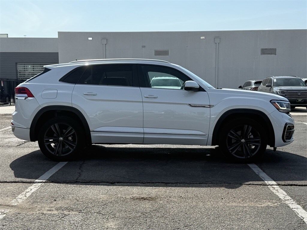 2021 Volkswagen Atlas Cross Sport V6 SE Technology R-Line photo 3