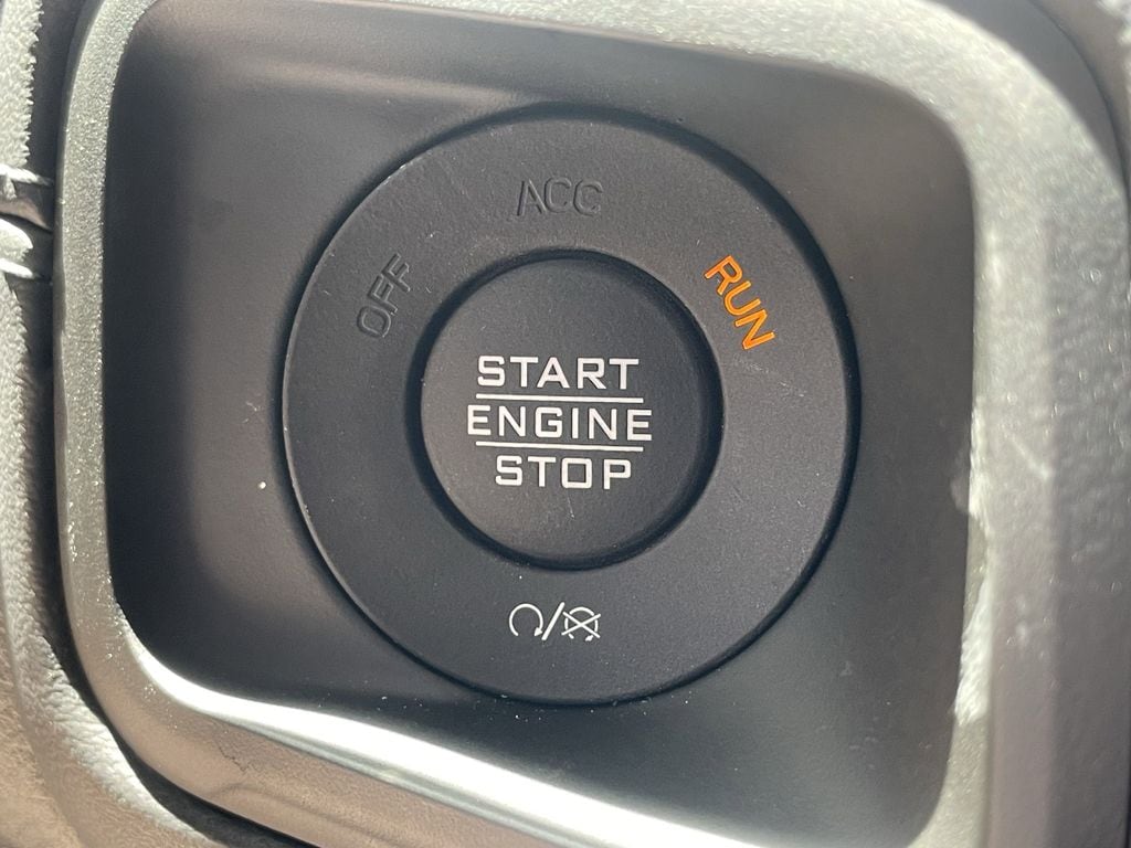 2025 Jeep Wrangler 4-Door Sahara - Photo 27